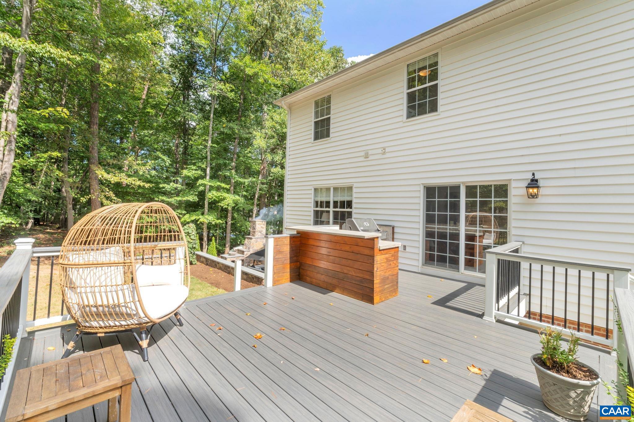 1275 TEMPLETON CIR