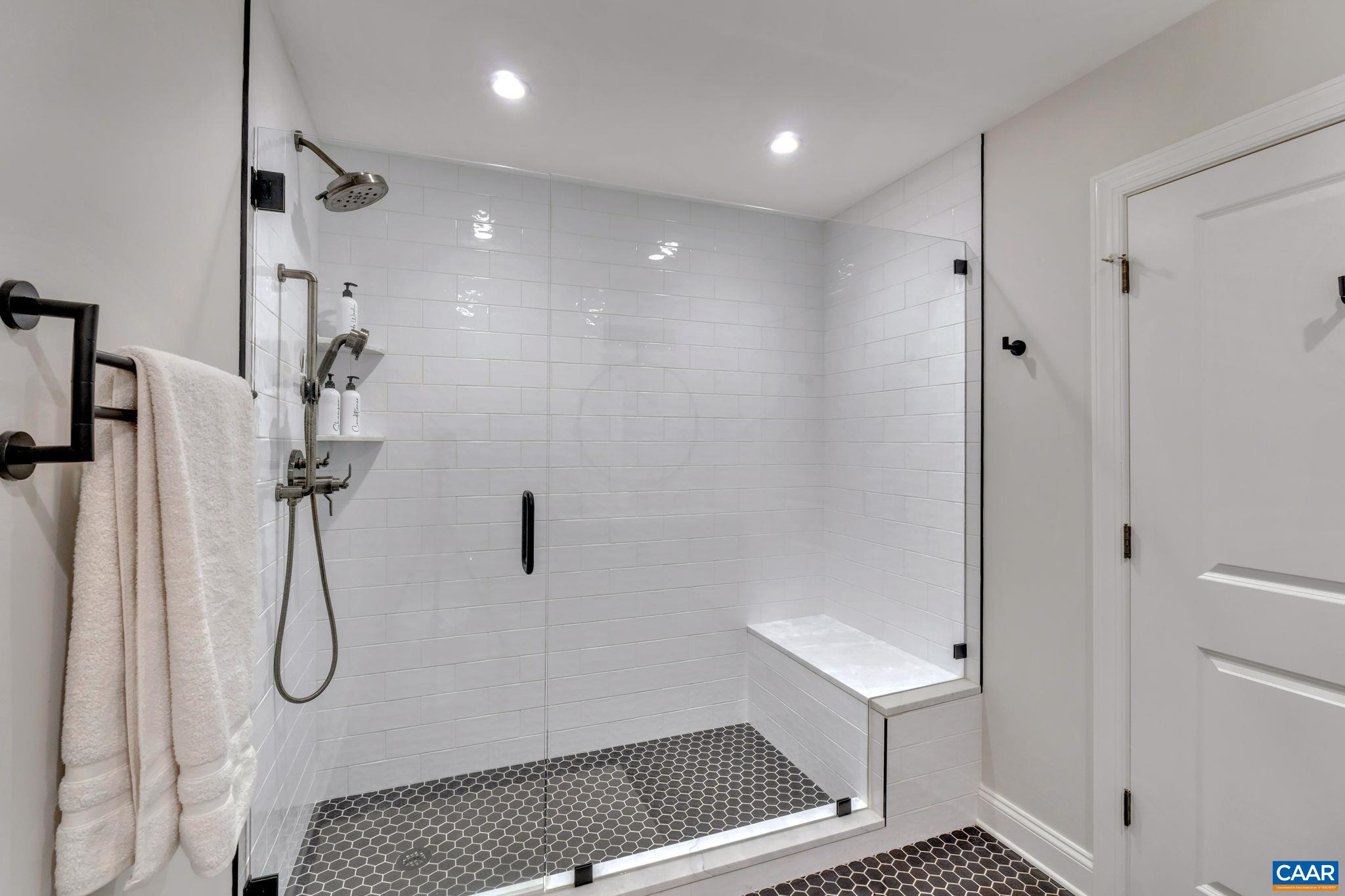 1275 TEMPLETON CIR
