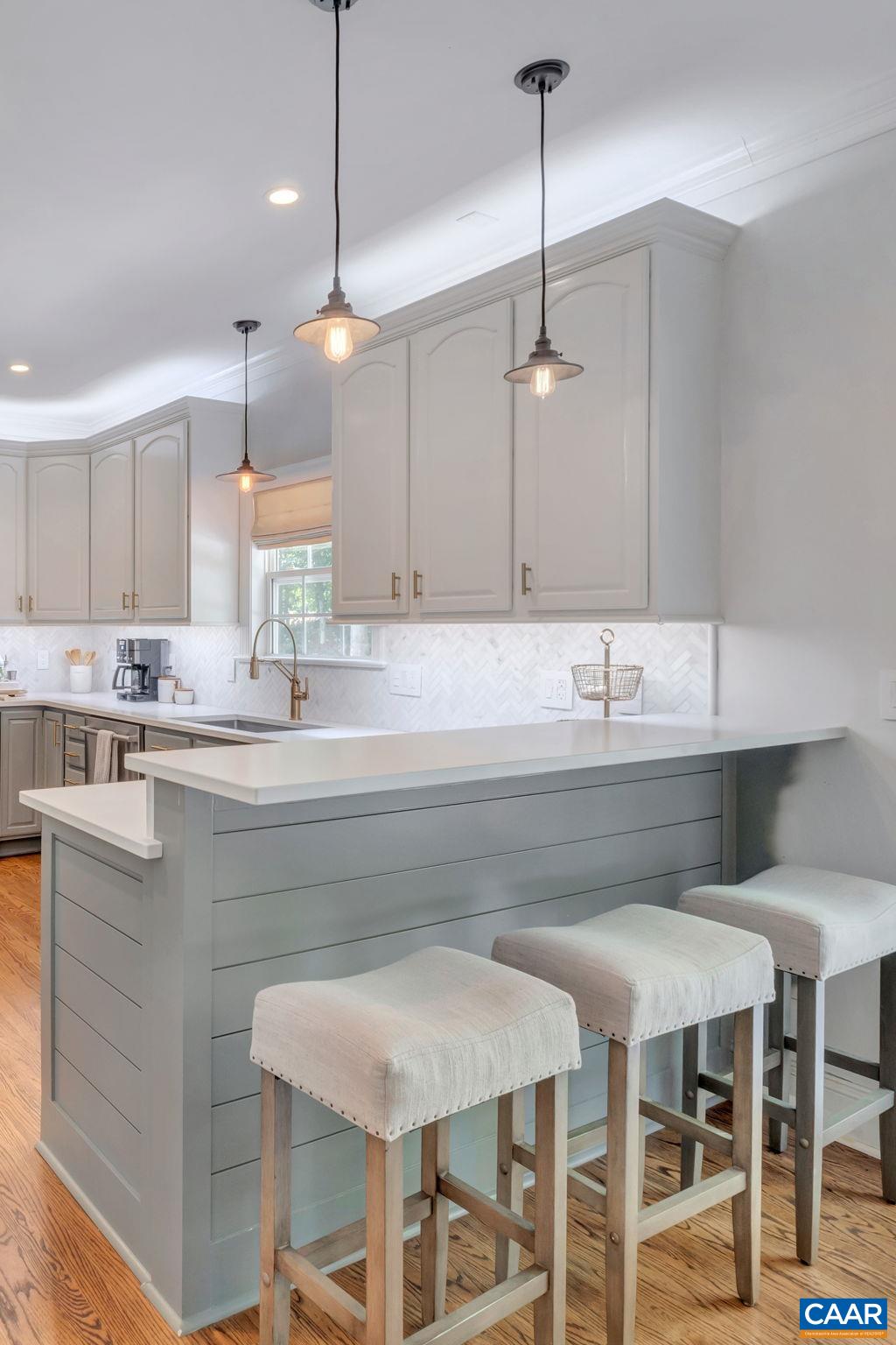 1275 TEMPLETON CIR