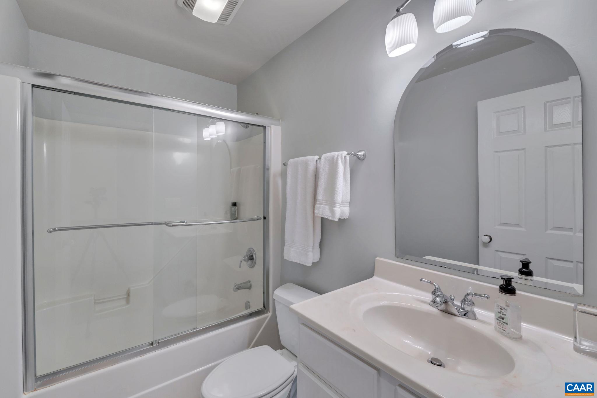 1275 TEMPLETON CIR