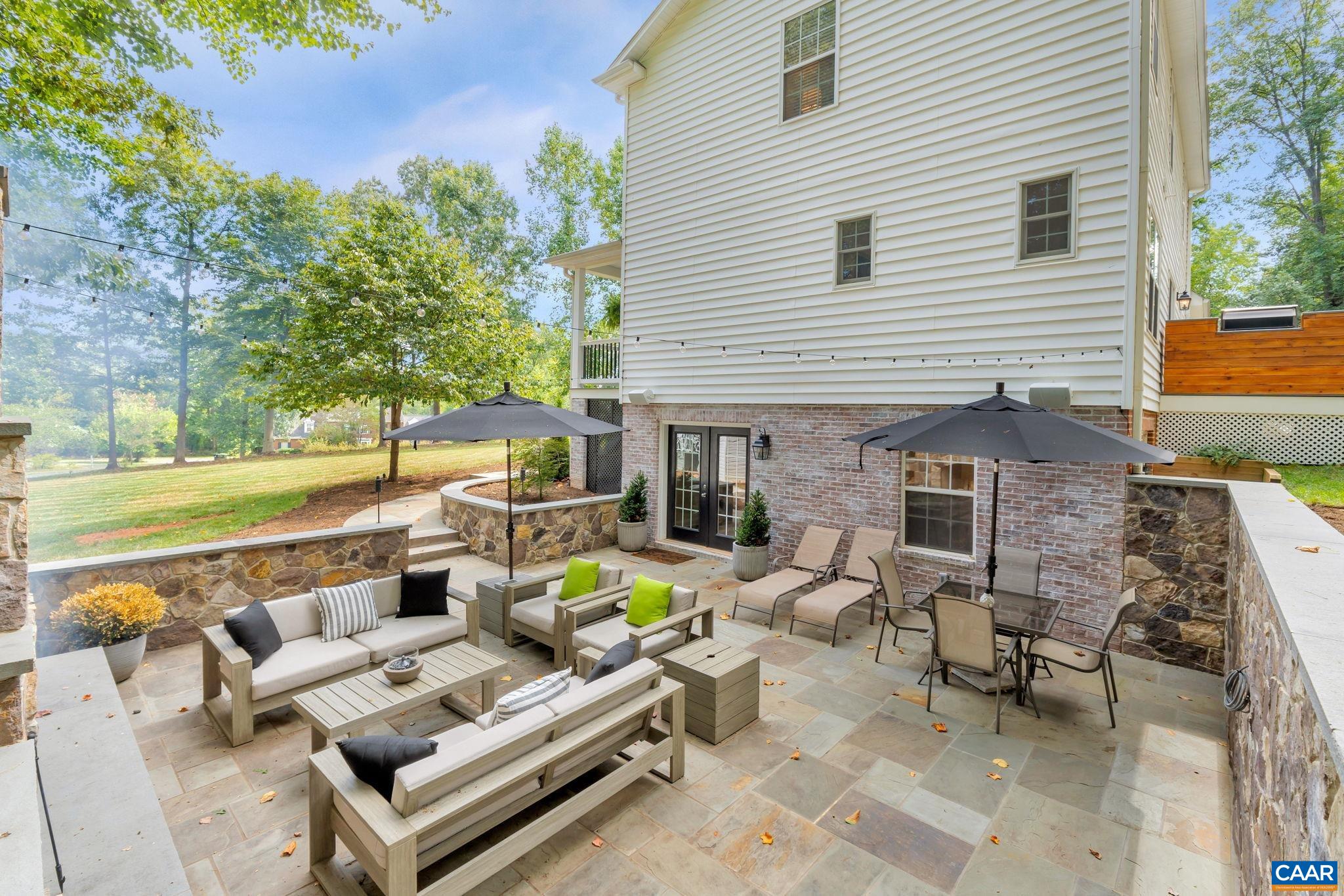 1275 TEMPLETON CIR