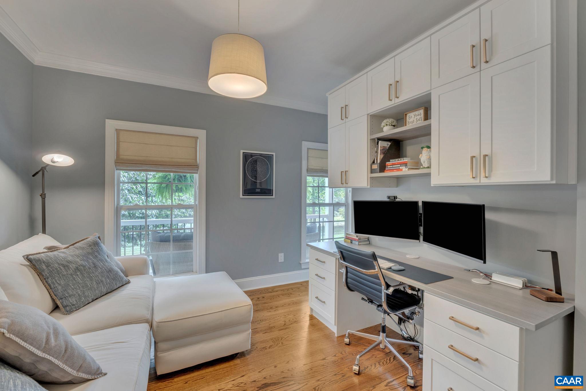1275 TEMPLETON CIR
