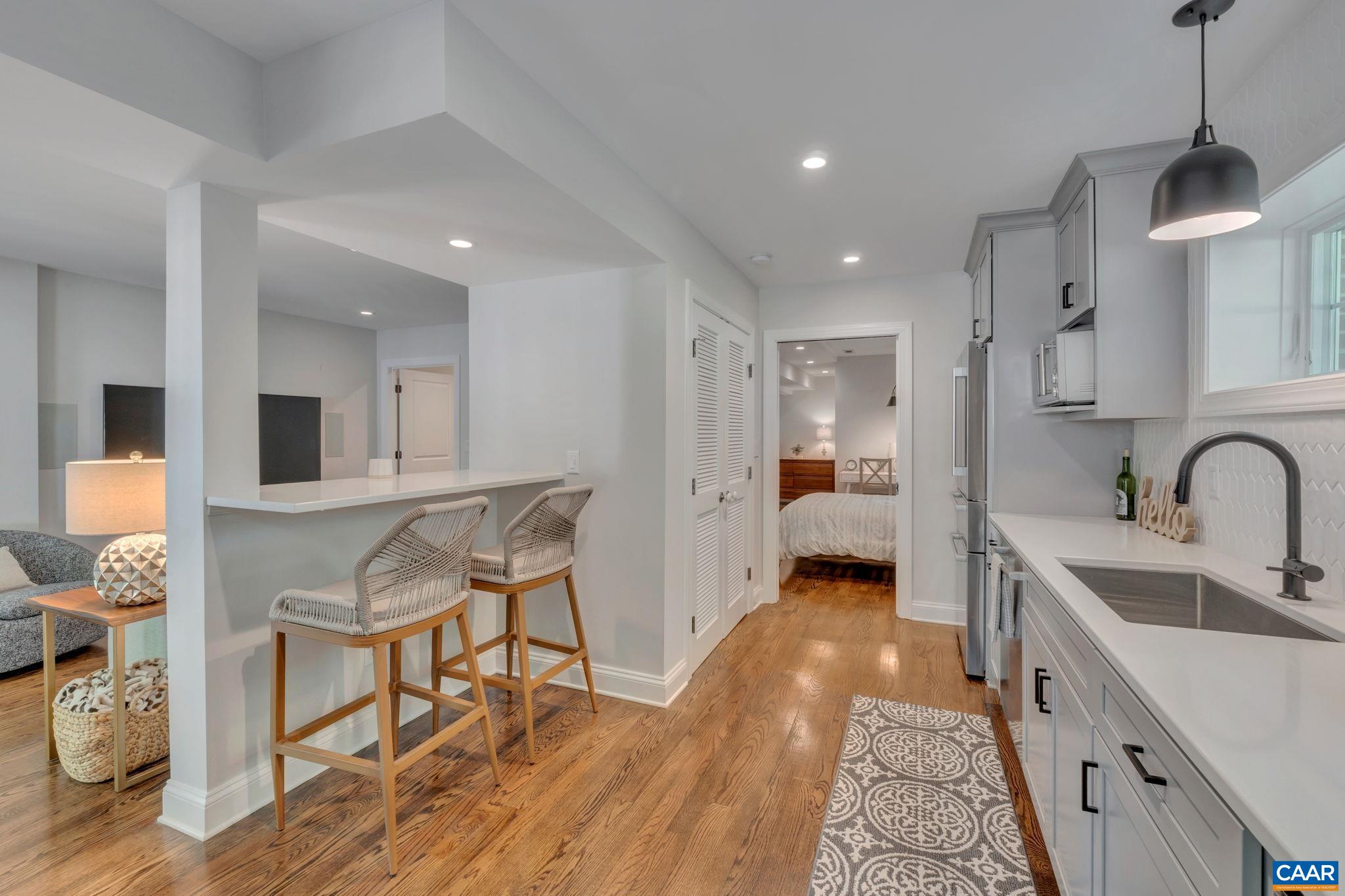 1275 TEMPLETON CIR