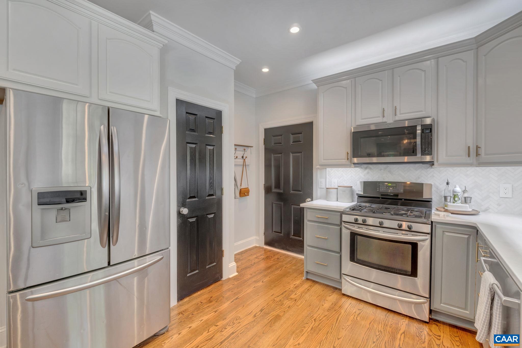 1275 TEMPLETON CIR