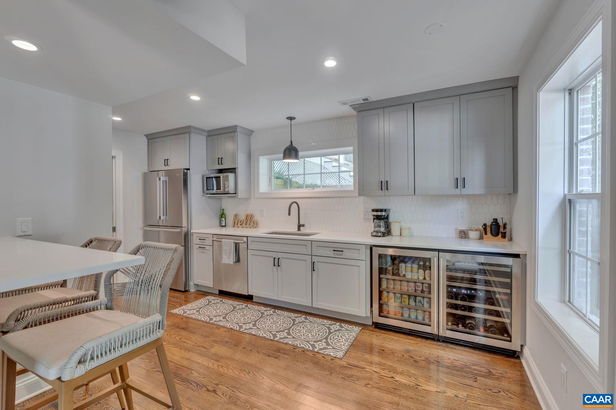 1275 TEMPLETON CIR