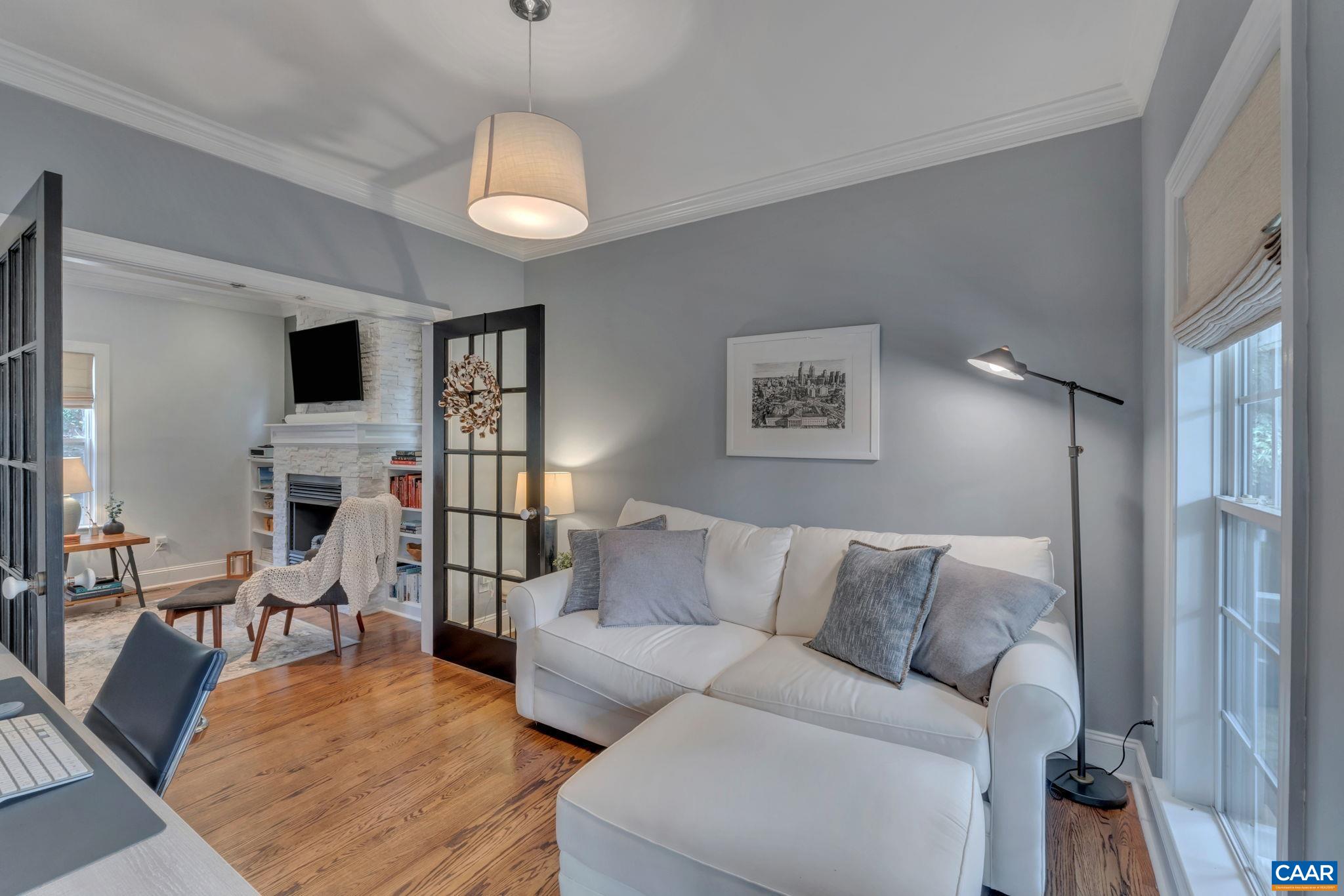1275 TEMPLETON CIR