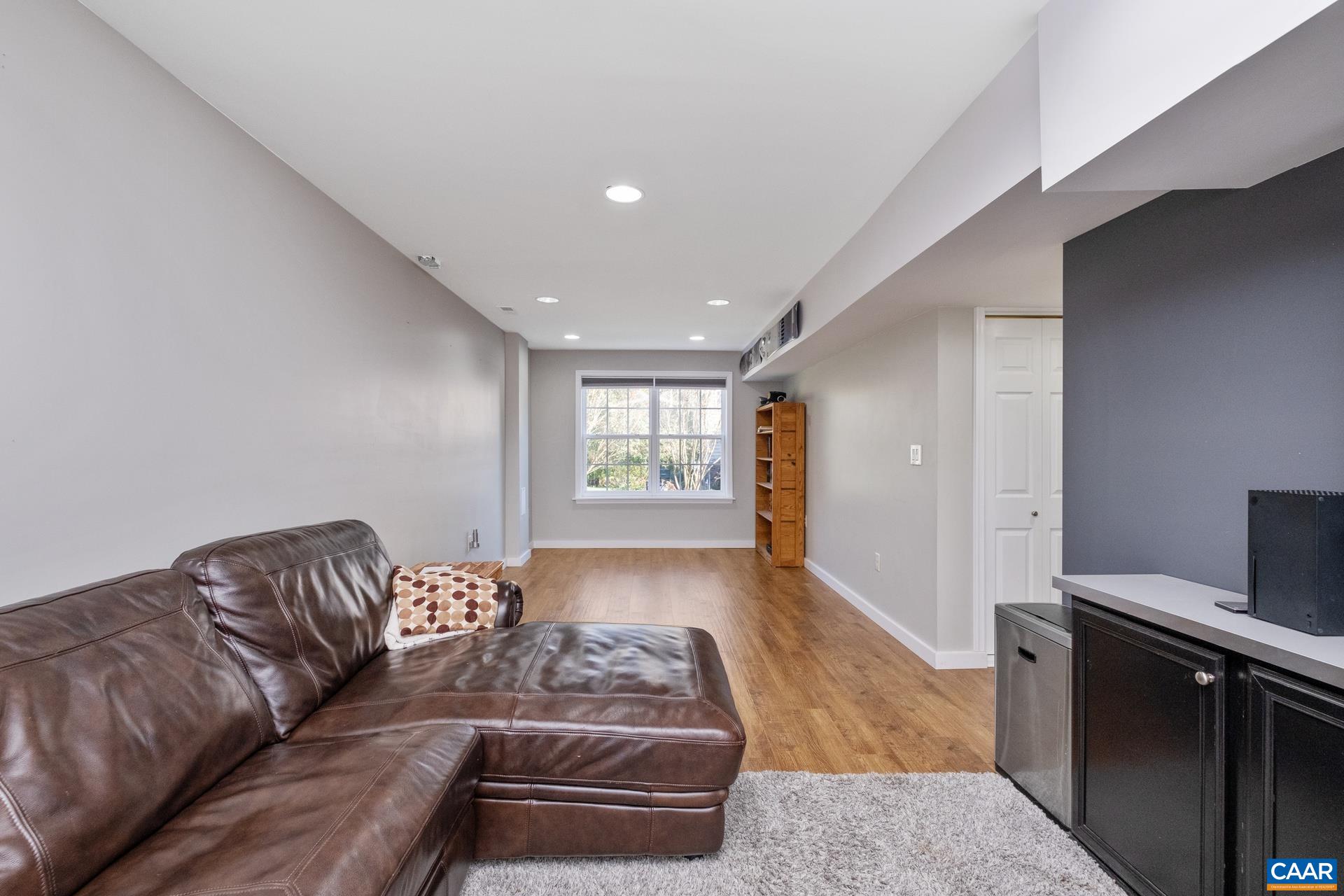254 SOUTHRIDGE DR