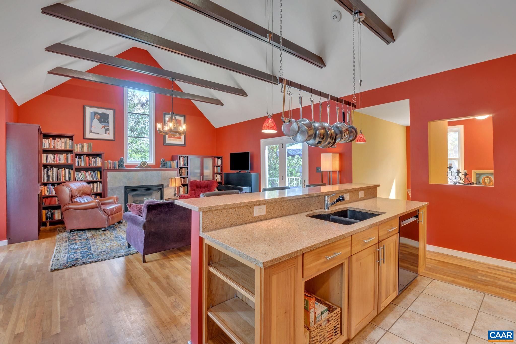 118 RIVERBLUFF CIR