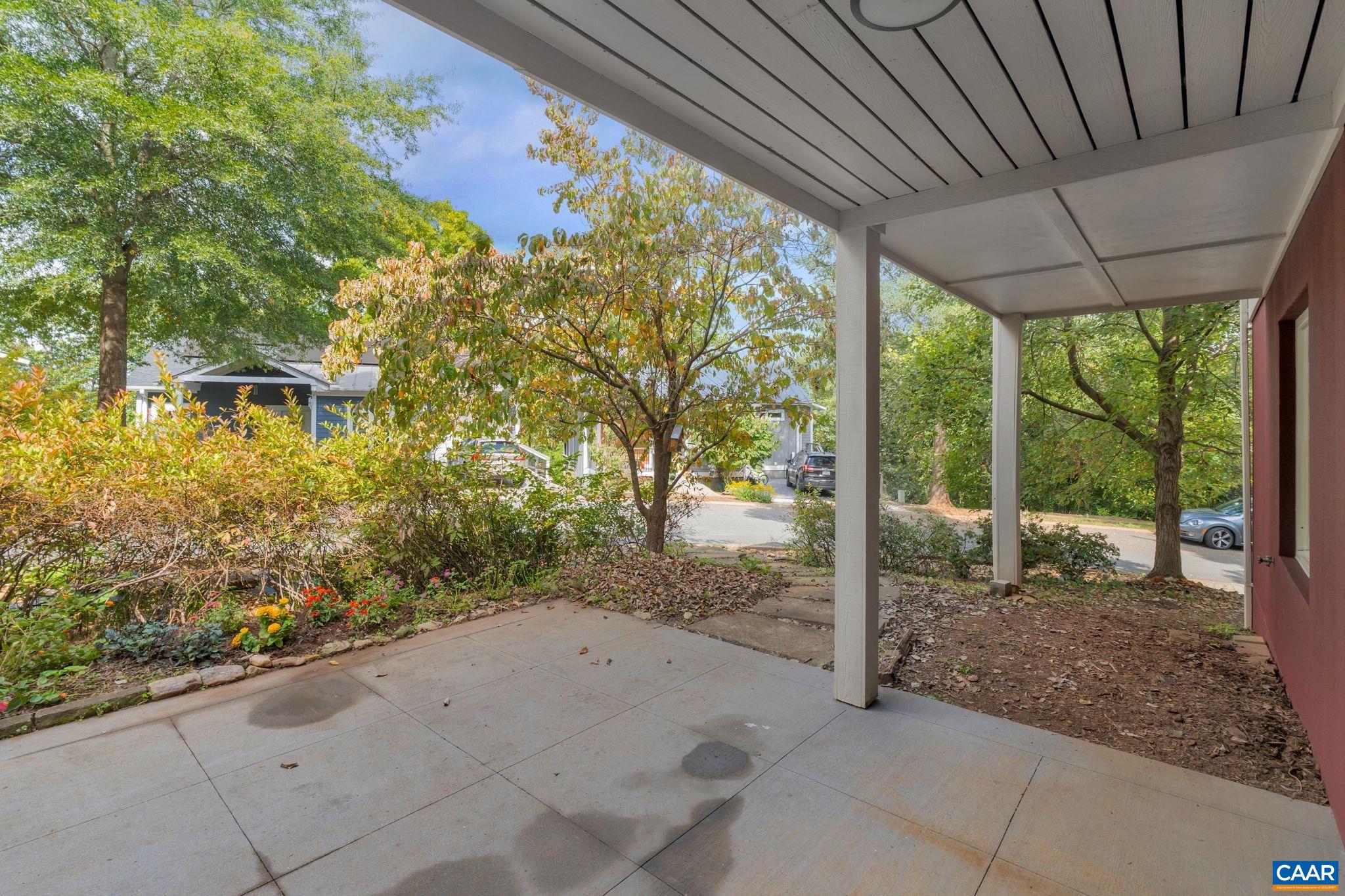 118 RIVERBLUFF CIR