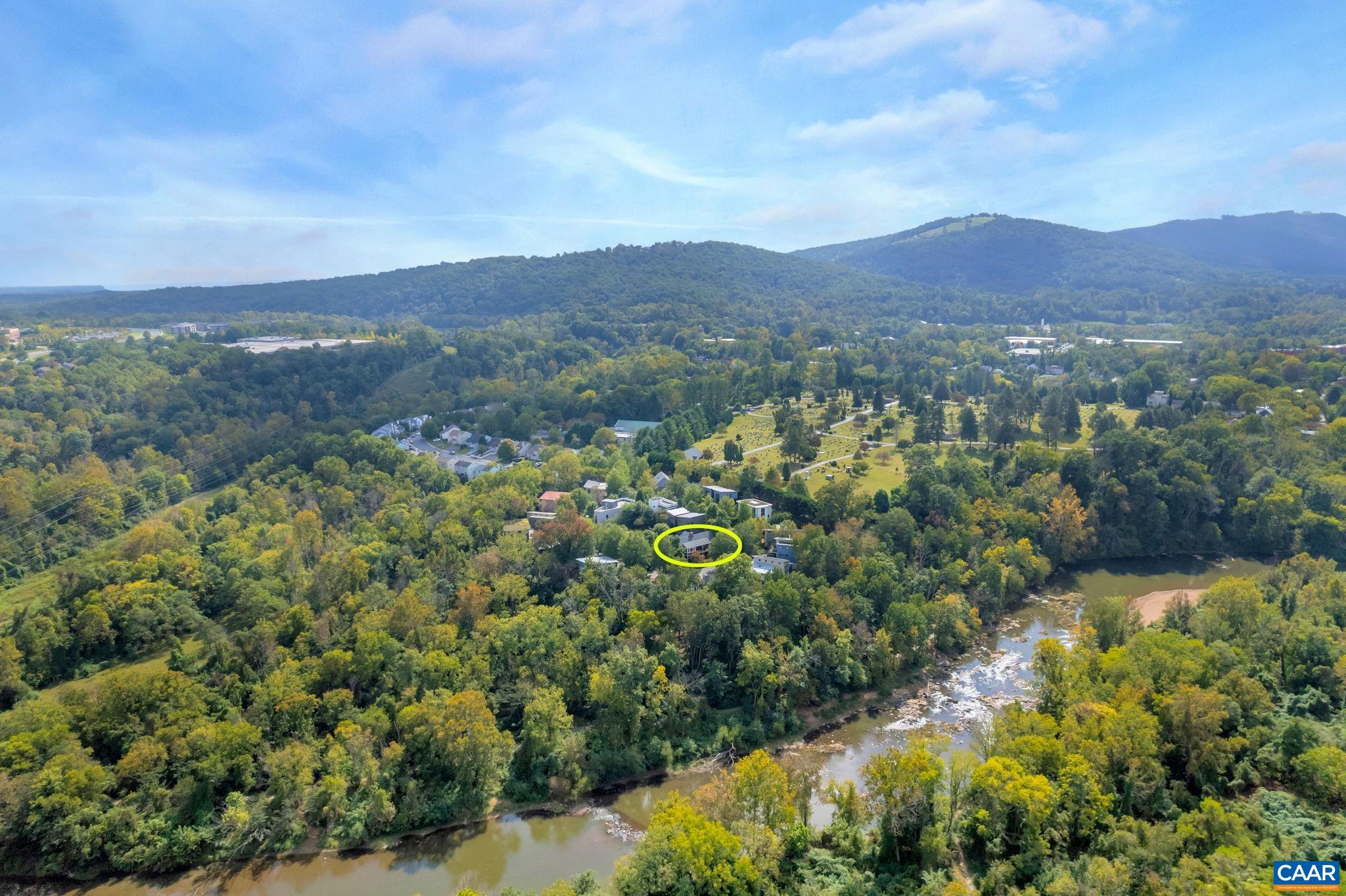 118 RIVERBLUFF CIR