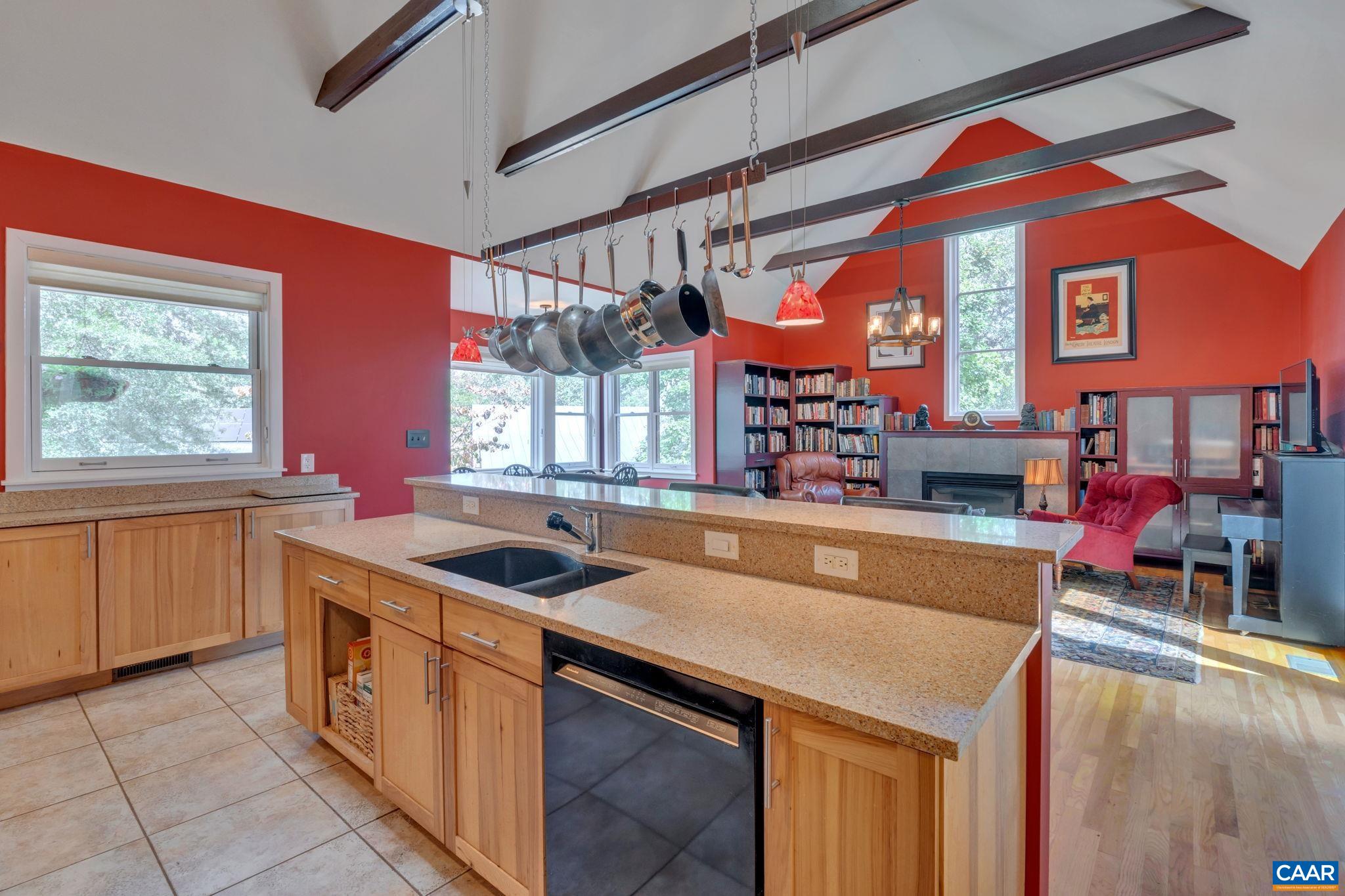 118 RIVERBLUFF CIR