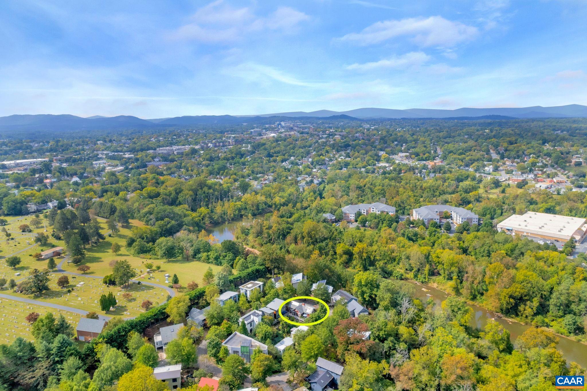 118 RIVERBLUFF CIR