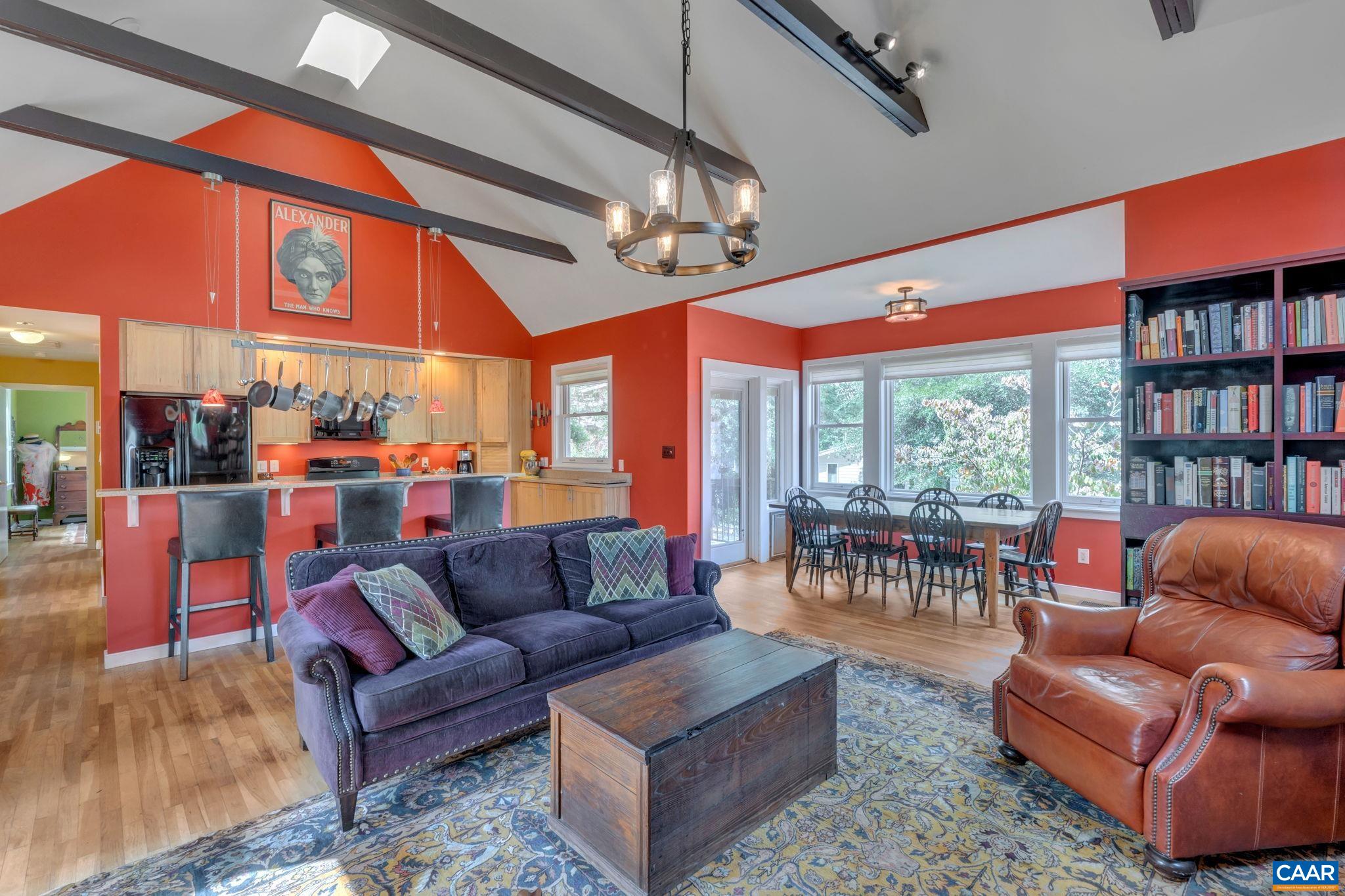 118 RIVERBLUFF CIR