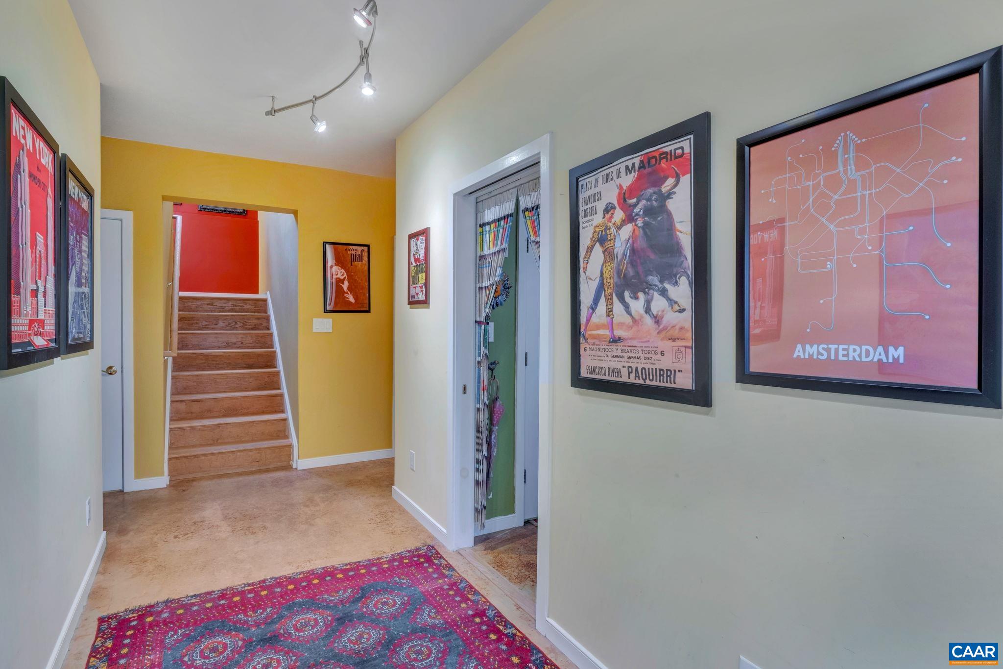 118 RIVERBLUFF CIR