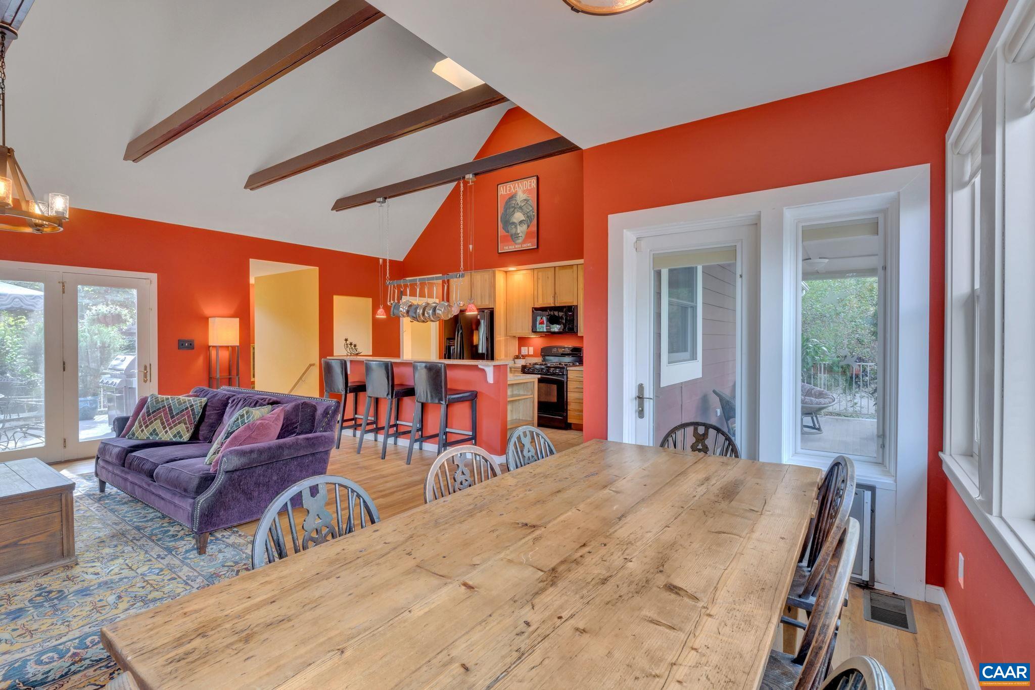 118 RIVERBLUFF CIR