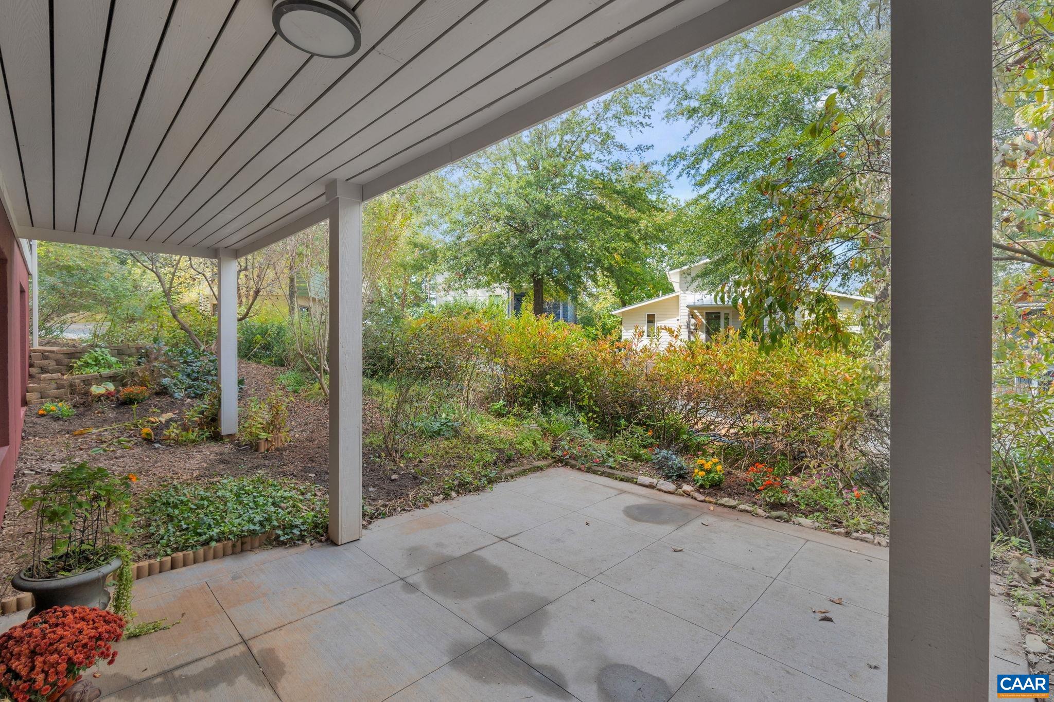 118 RIVERBLUFF CIR