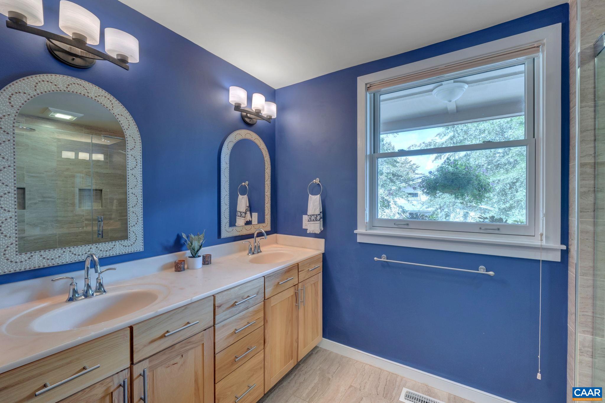 118 RIVERBLUFF CIR