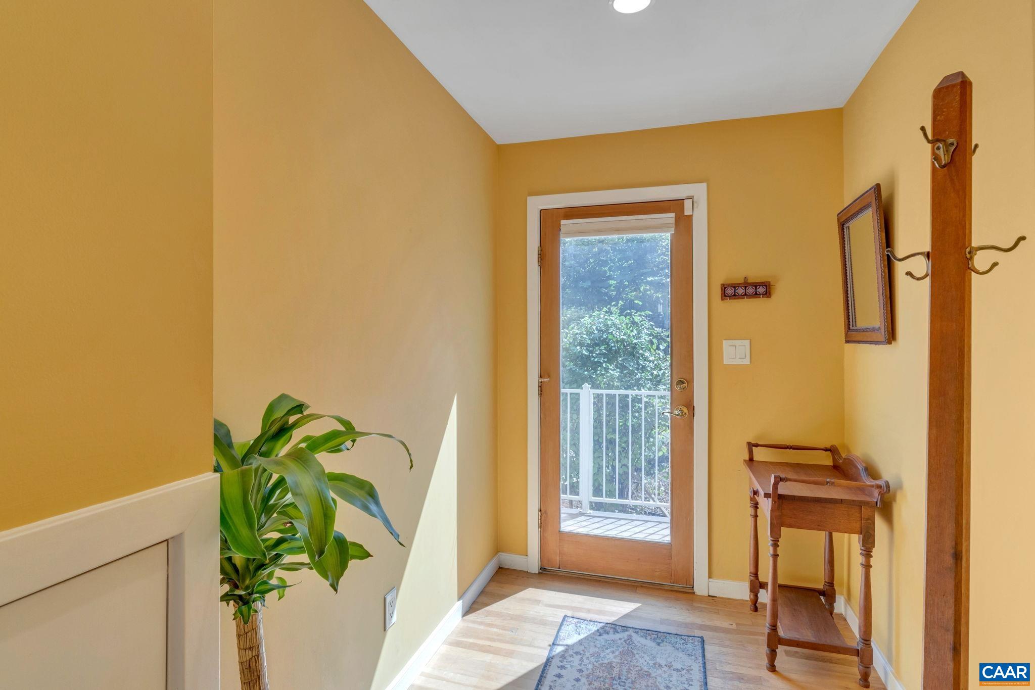 118 RIVERBLUFF CIR