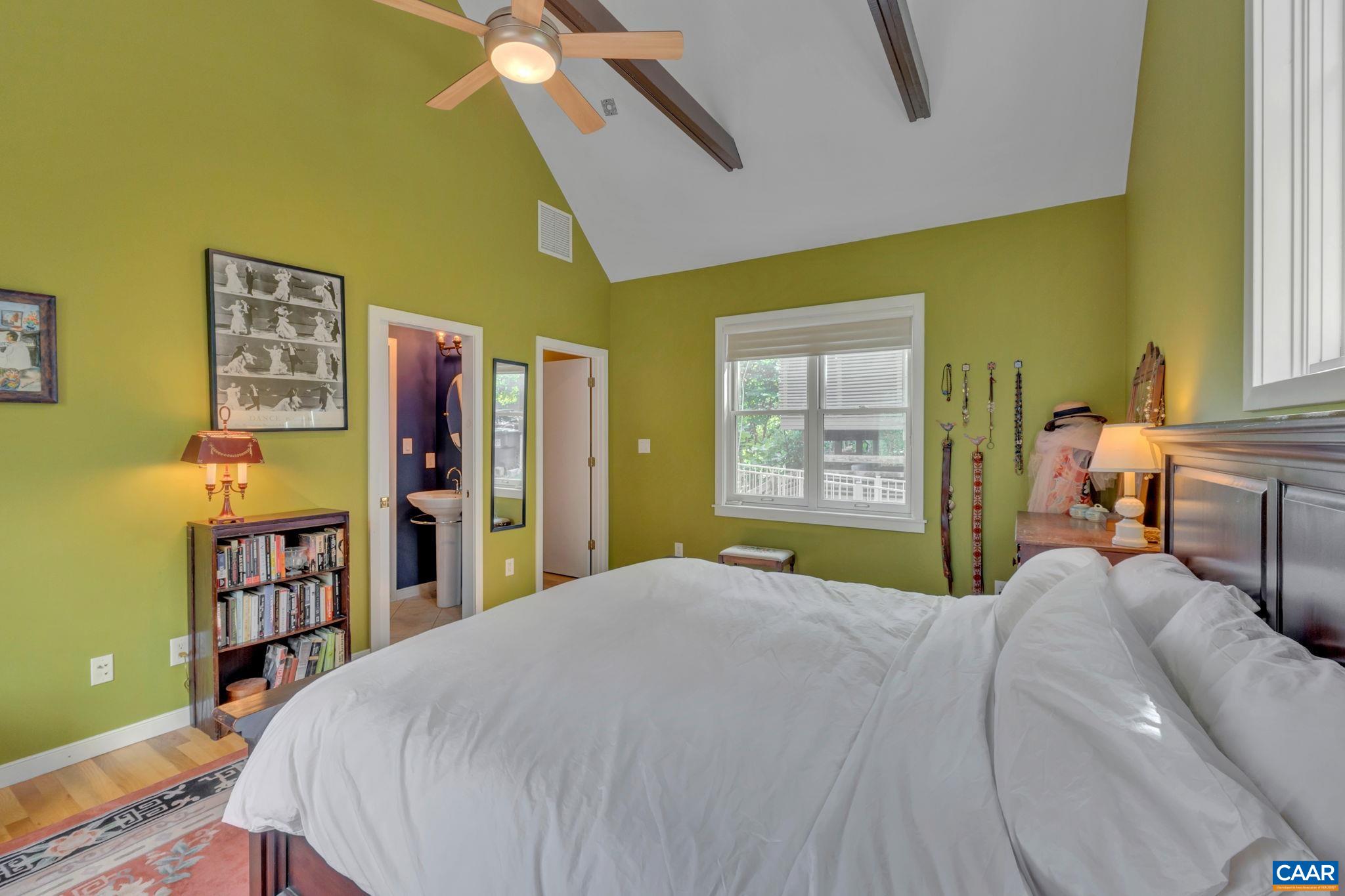 118 RIVERBLUFF CIR