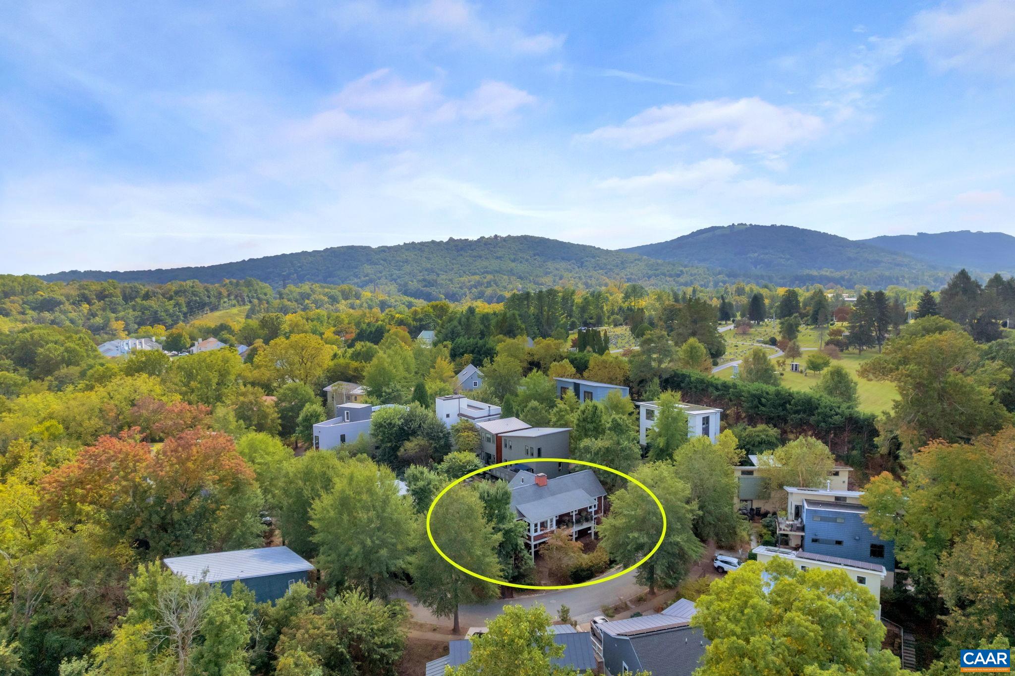 118 RIVERBLUFF CIR