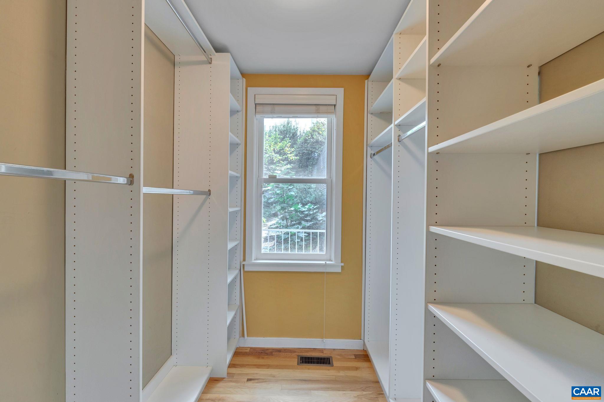 118 RIVERBLUFF CIR