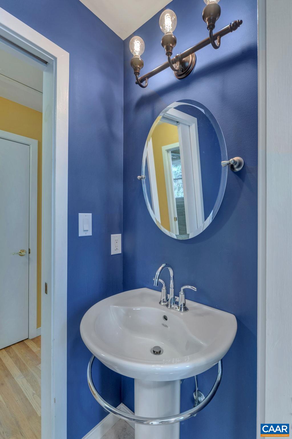 118 RIVERBLUFF CIR