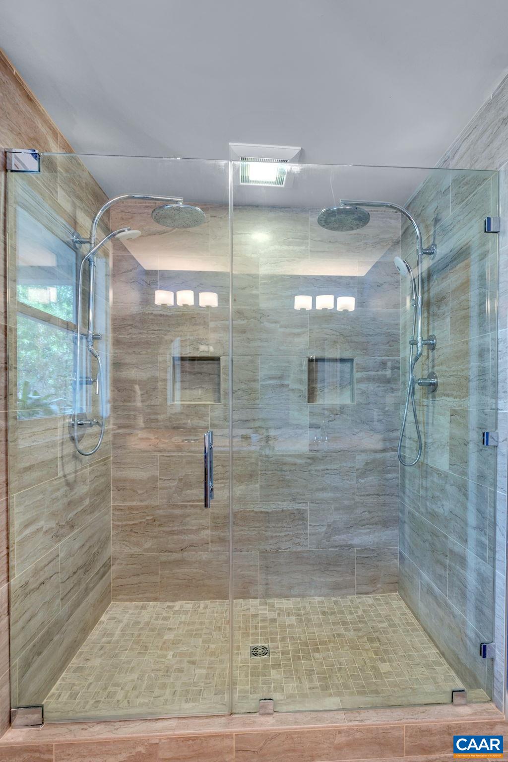 118 RIVERBLUFF CIR