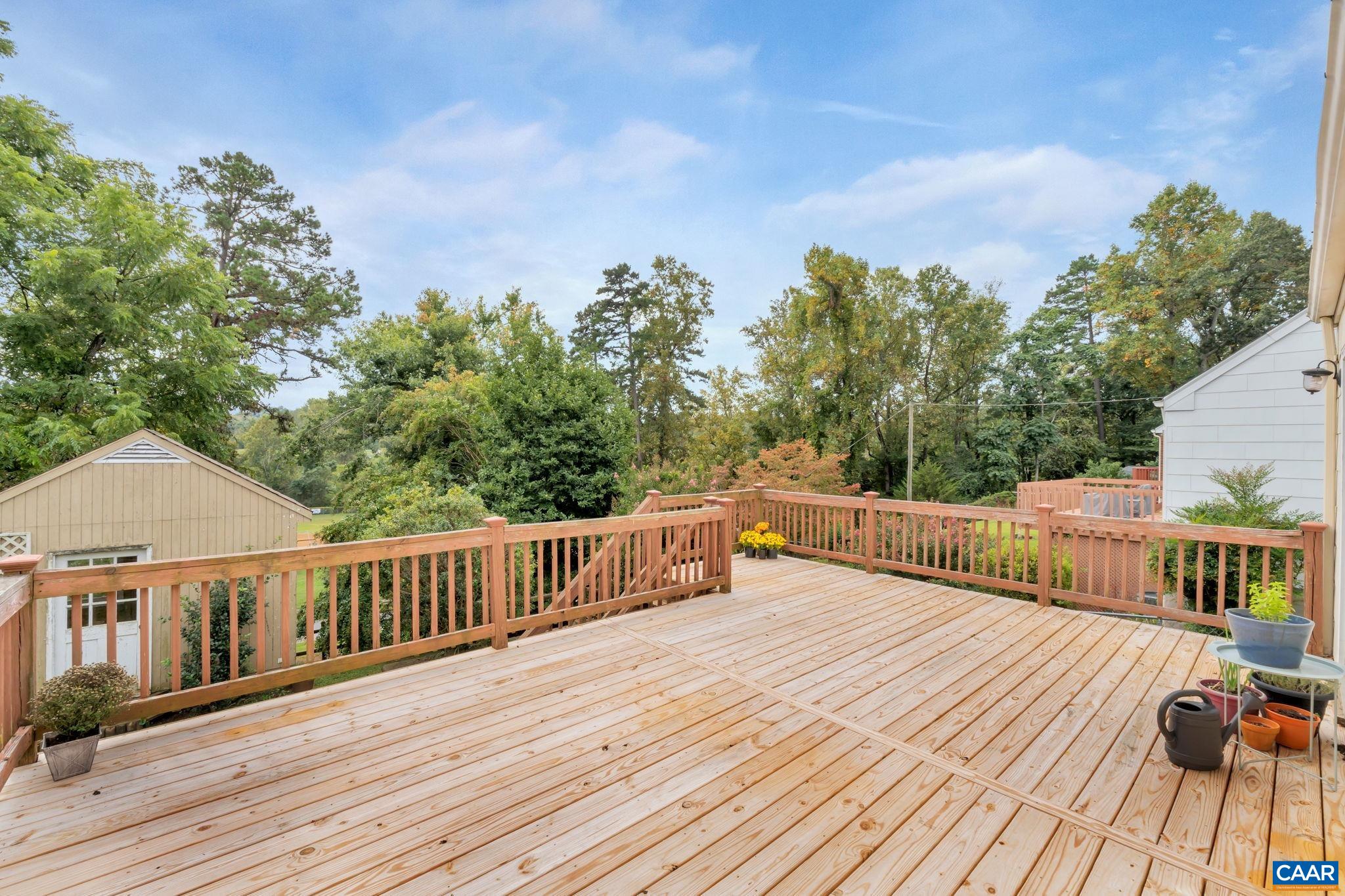 421 MOBILE LN