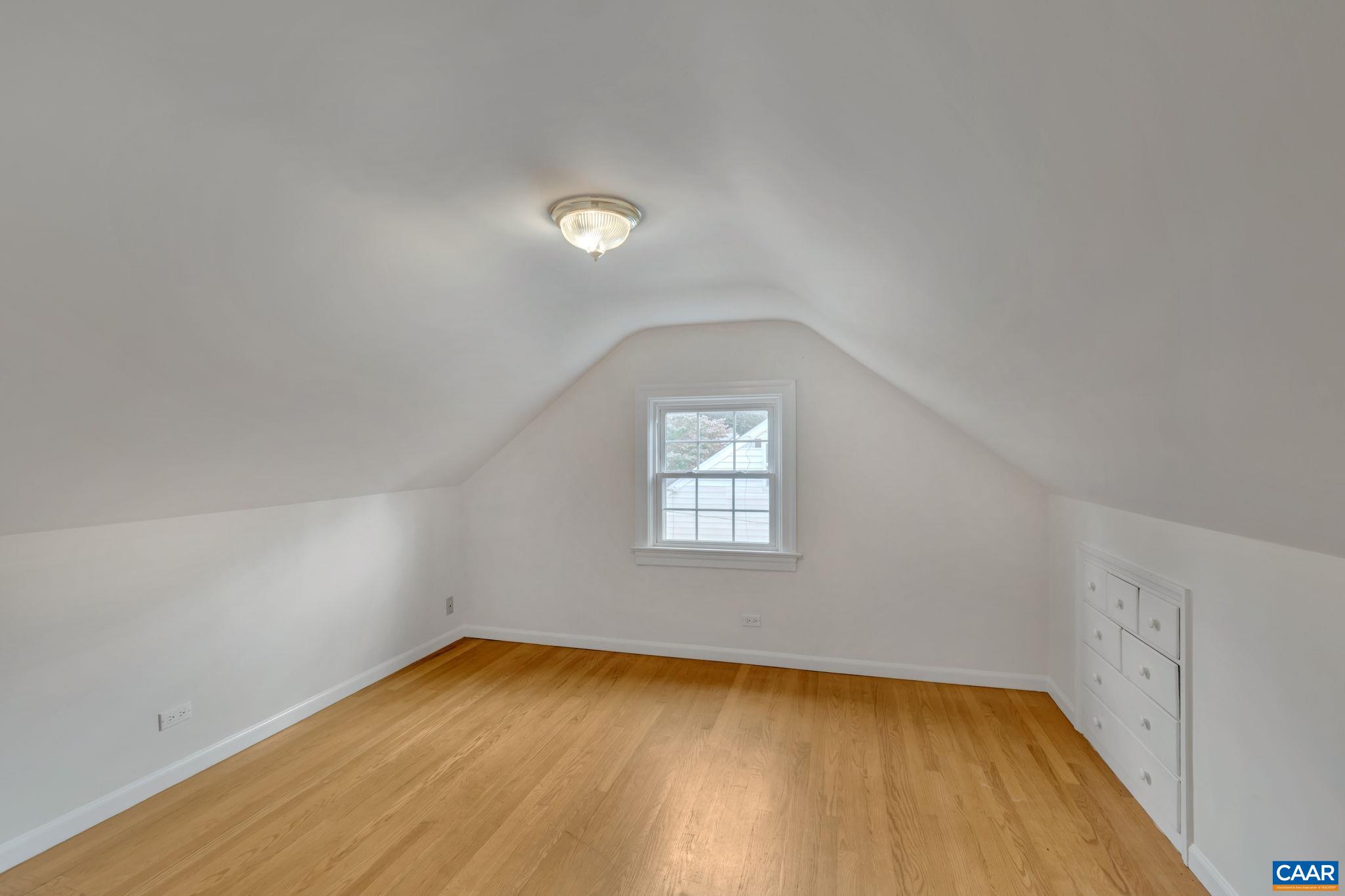 421 MOBILE LN
