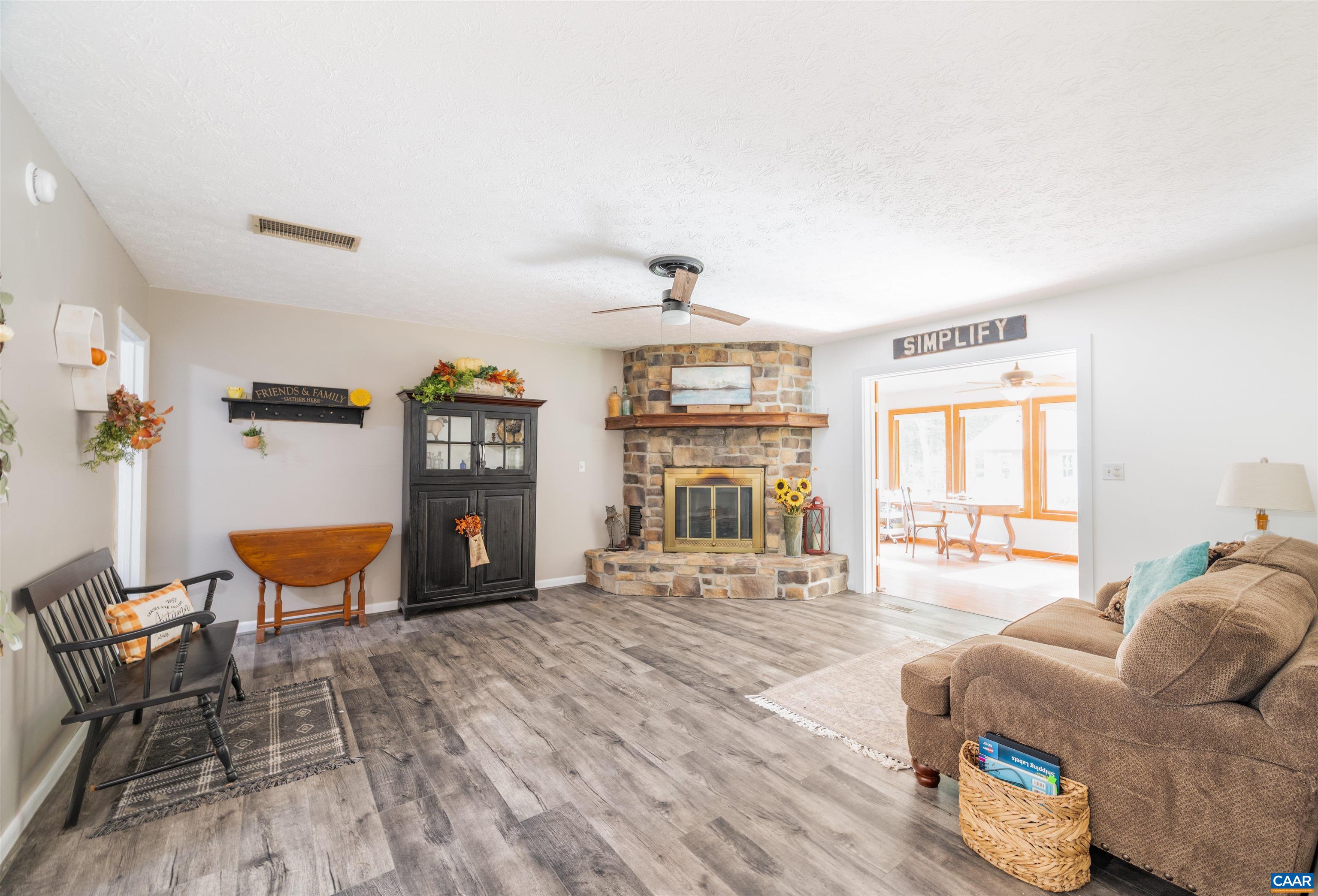 459 MINE RD