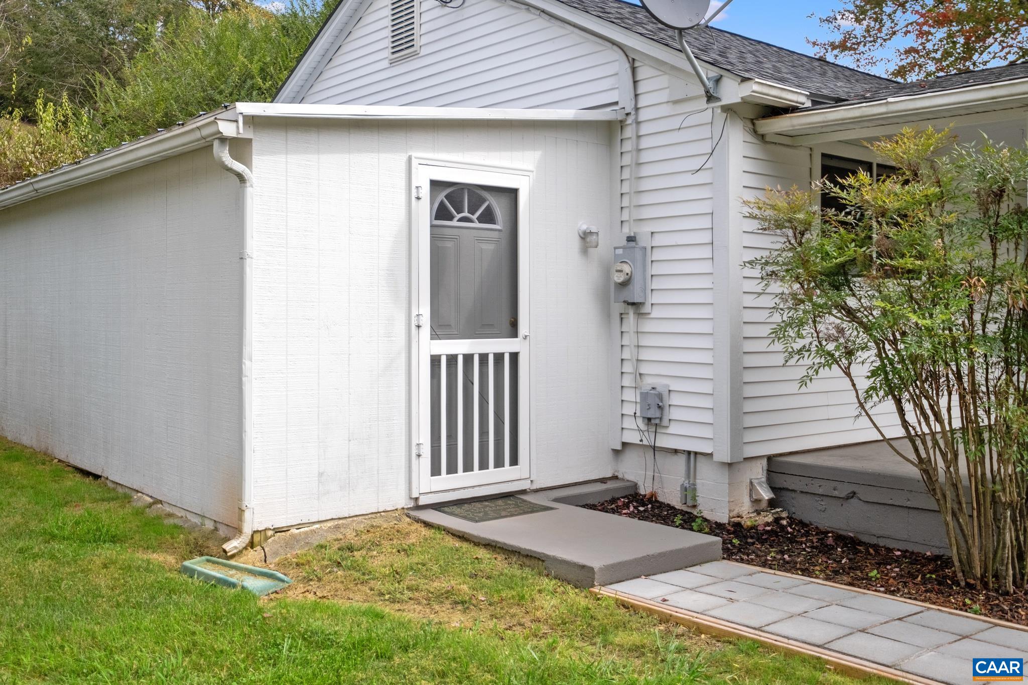 126 ANDERSON LN