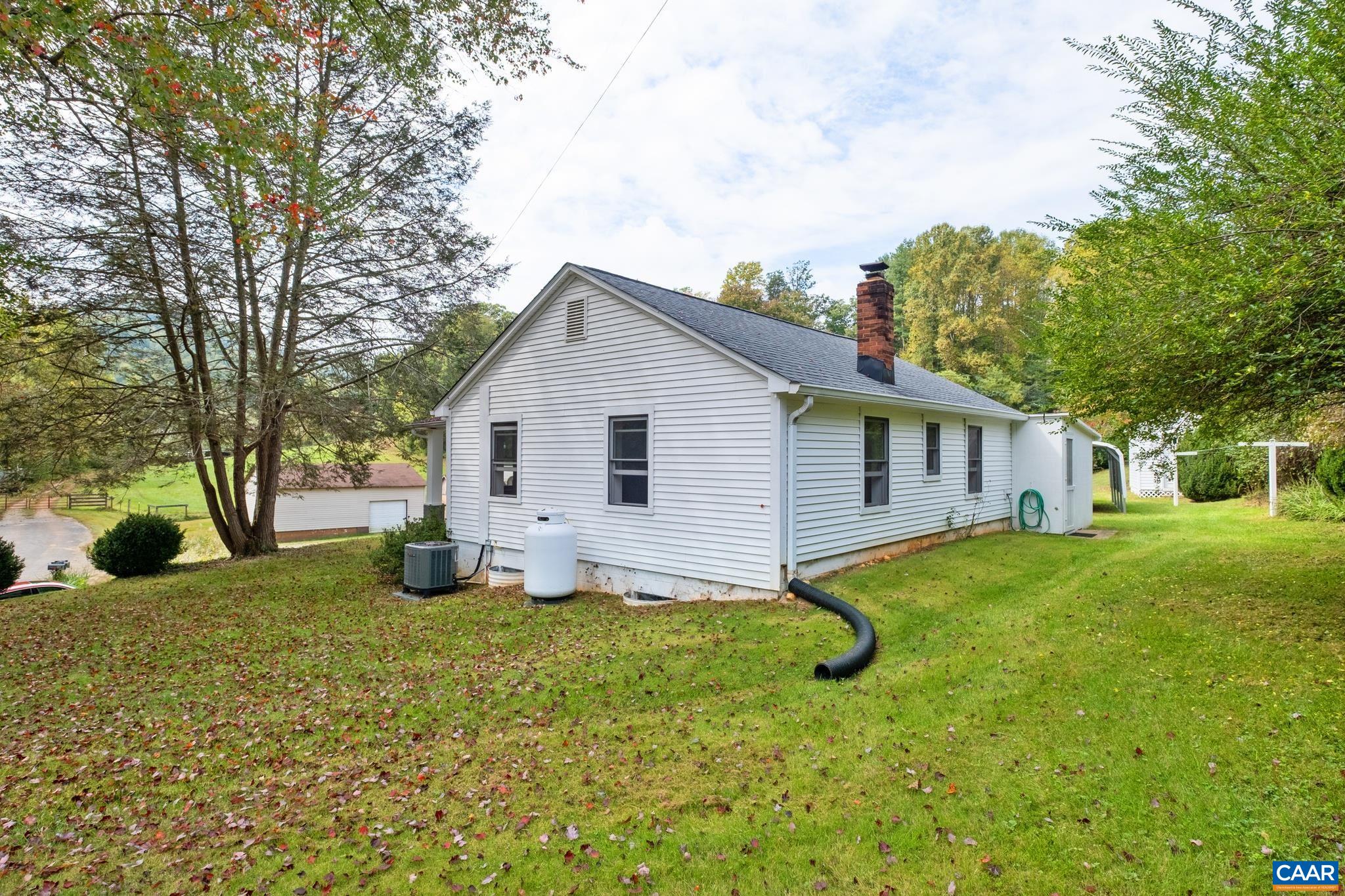 126 ANDERSON LN