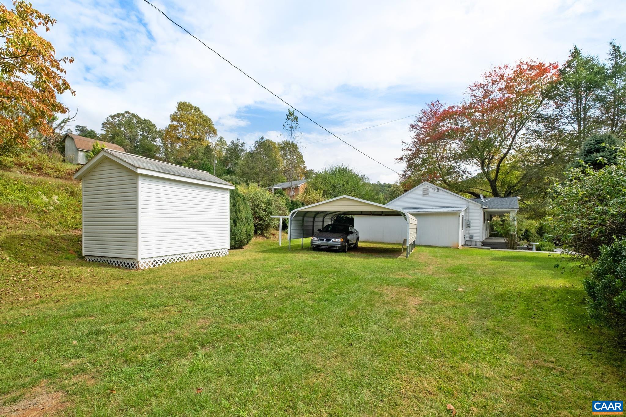 126 ANDERSON LN