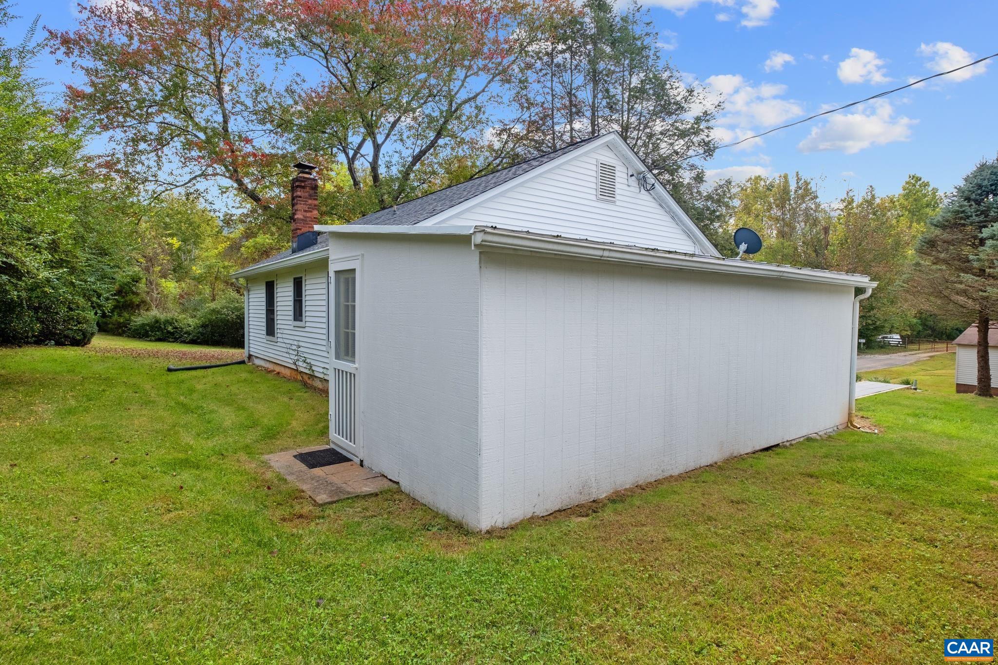 126 ANDERSON LN