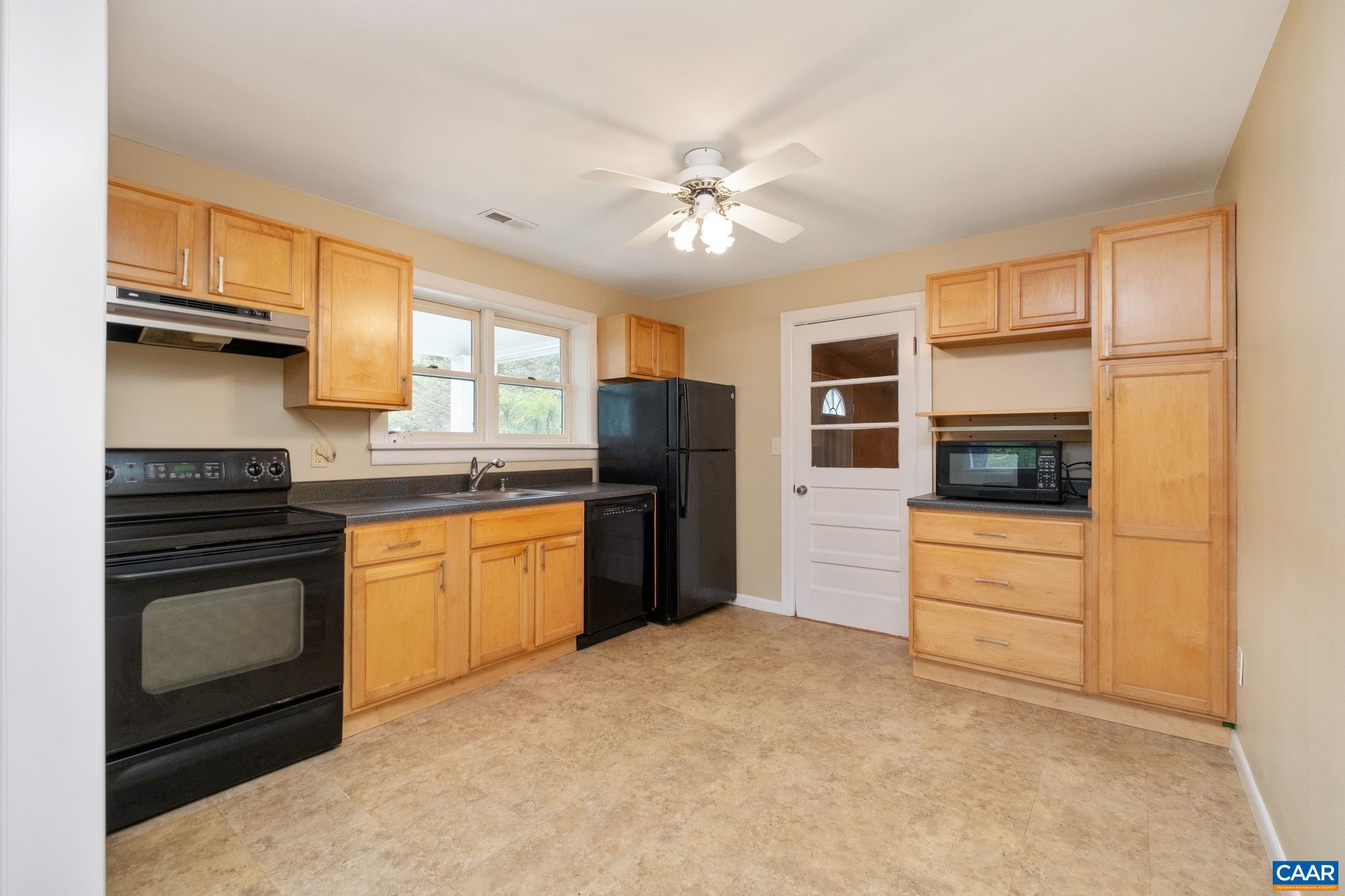 126 ANDERSON LN