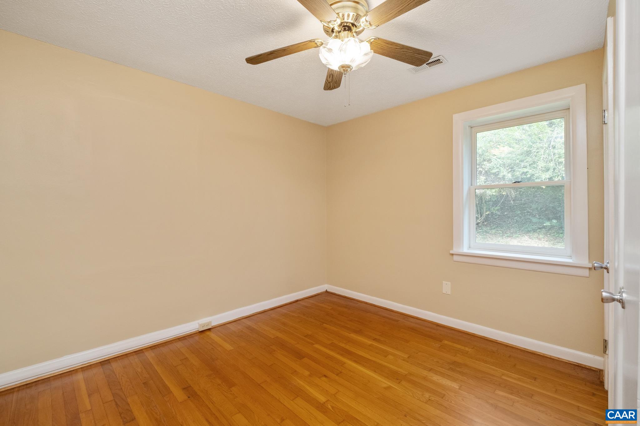 126 ANDERSON LN