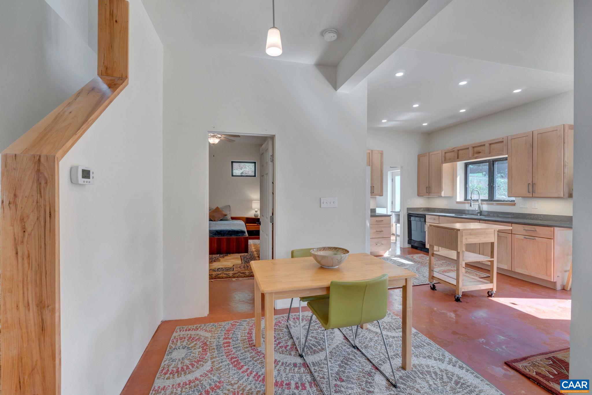 2424 CASTLE ROCK RD