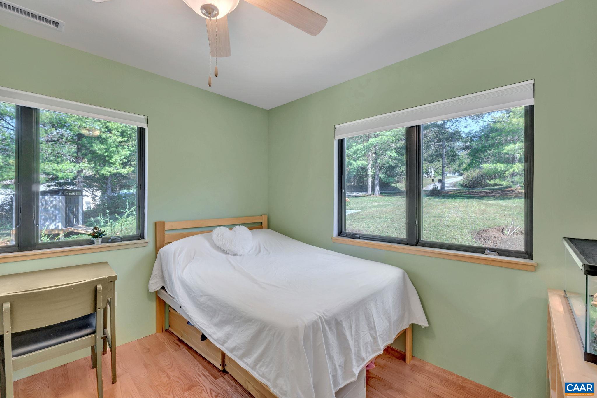 2424 CASTLE ROCK RD
