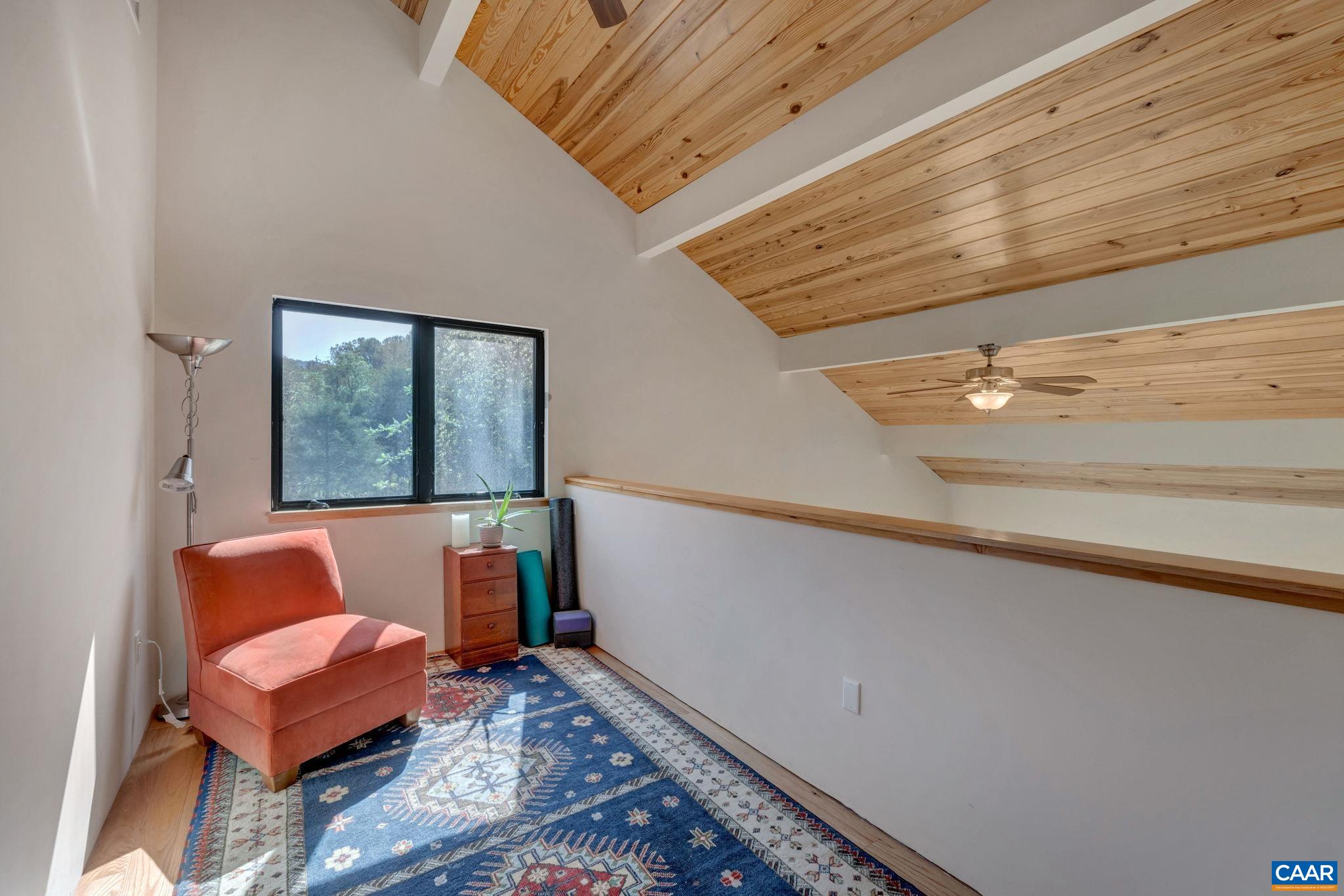 2424 CASTLE ROCK RD