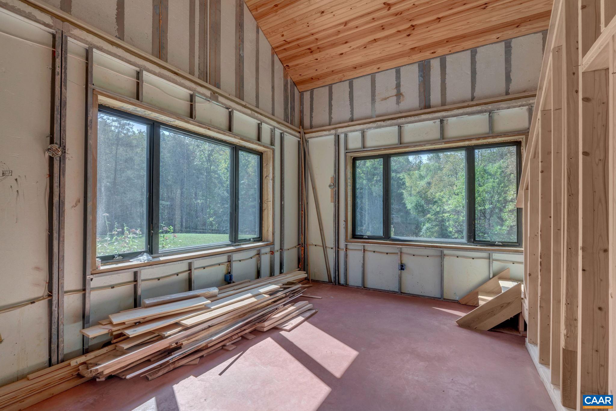 2424 CASTLE ROCK RD