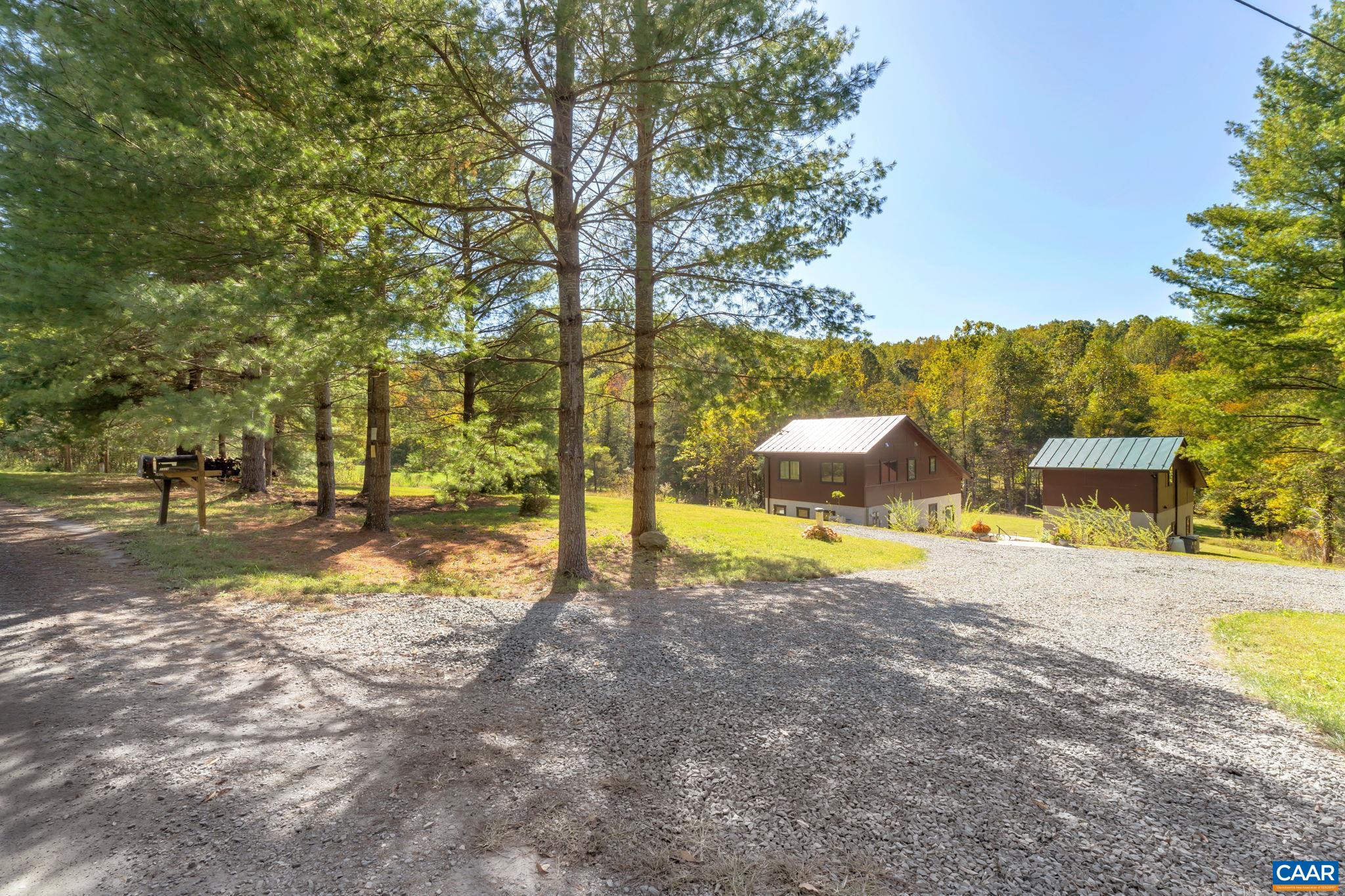 2424 CASTLE ROCK RD