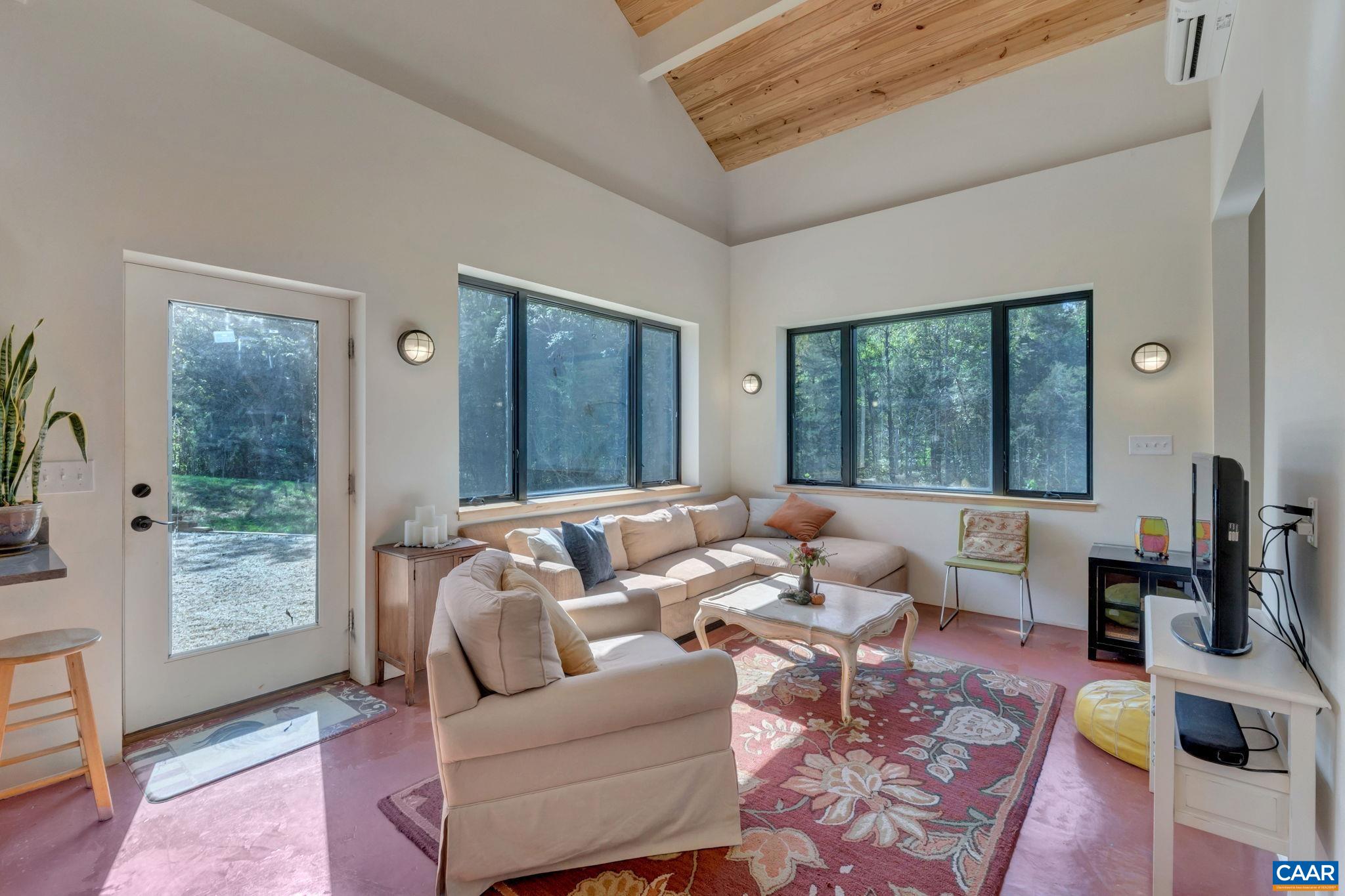 2424 CASTLE ROCK RD