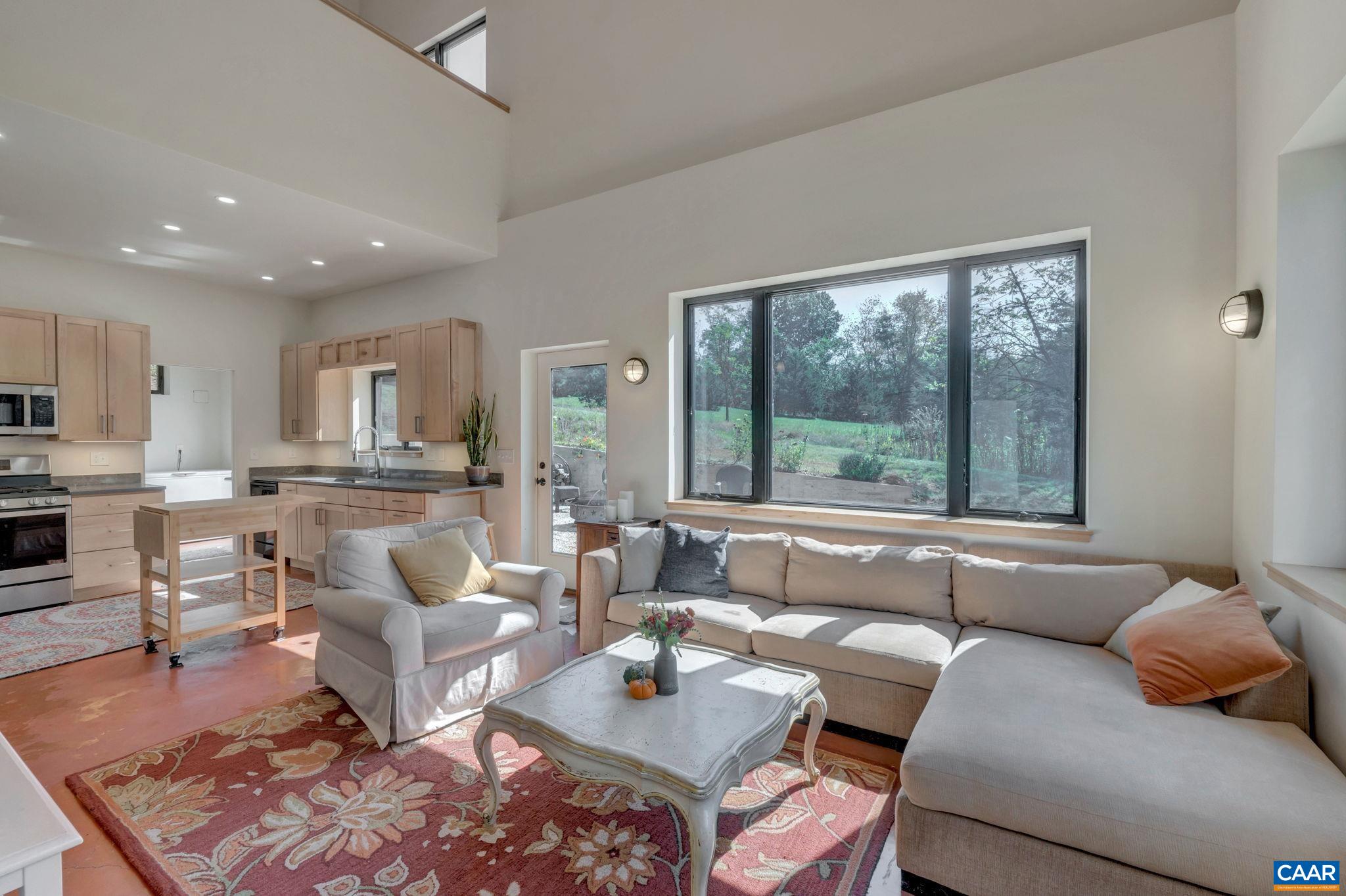 2424 CASTLE ROCK RD