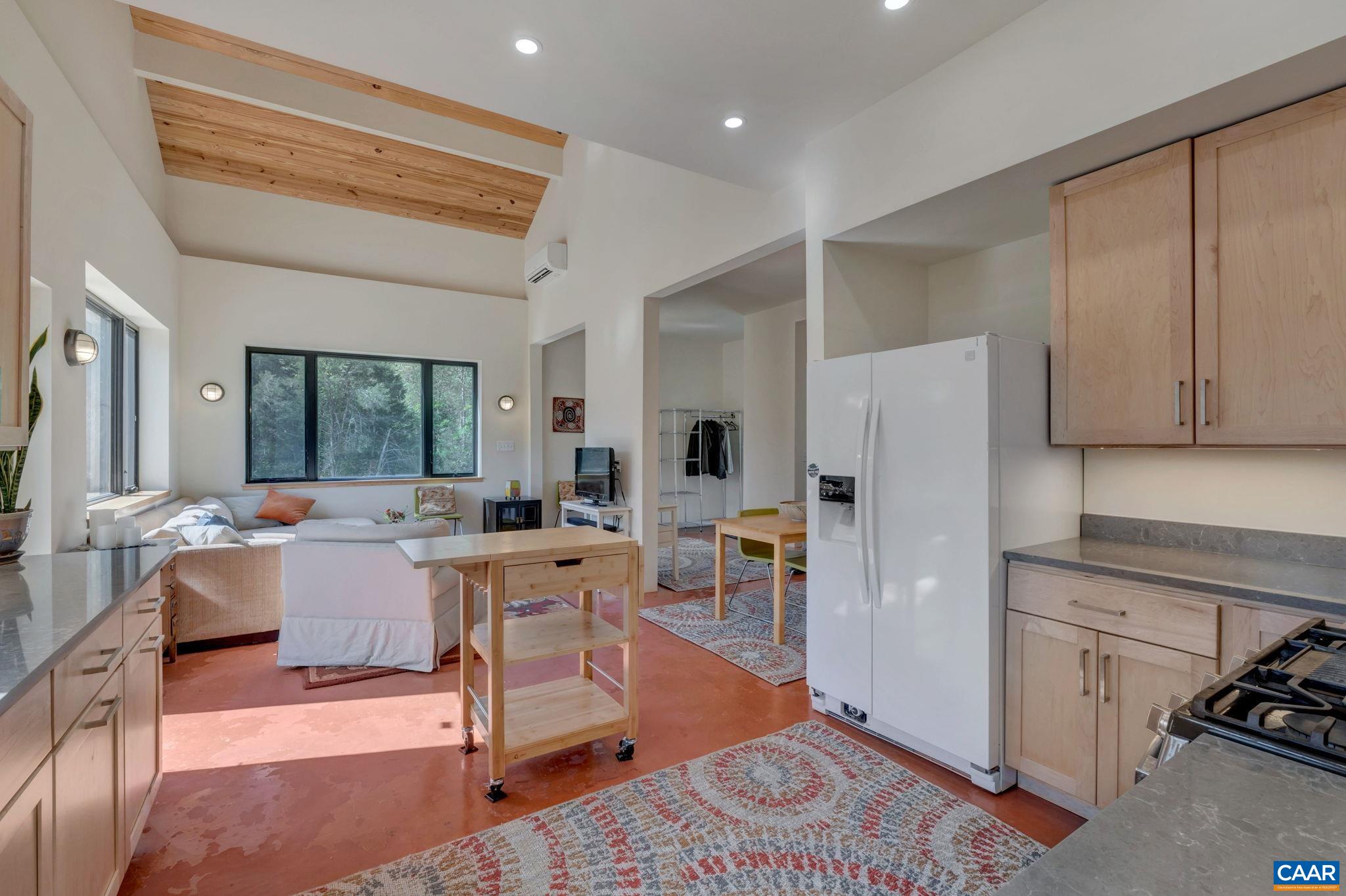 2424 CASTLE ROCK RD