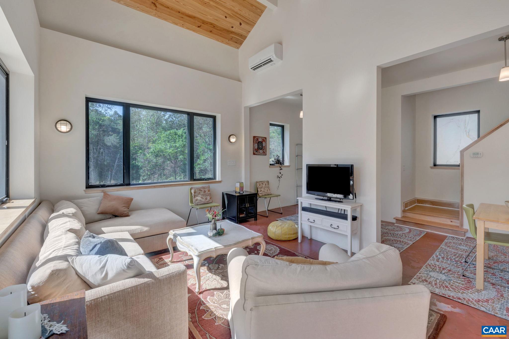 2424 CASTLE ROCK RD