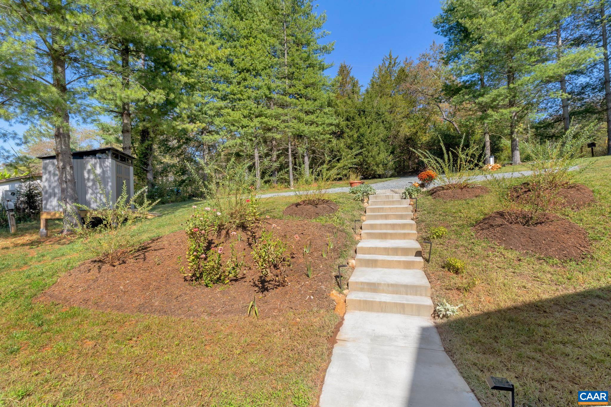 2424 CASTLE ROCK RD