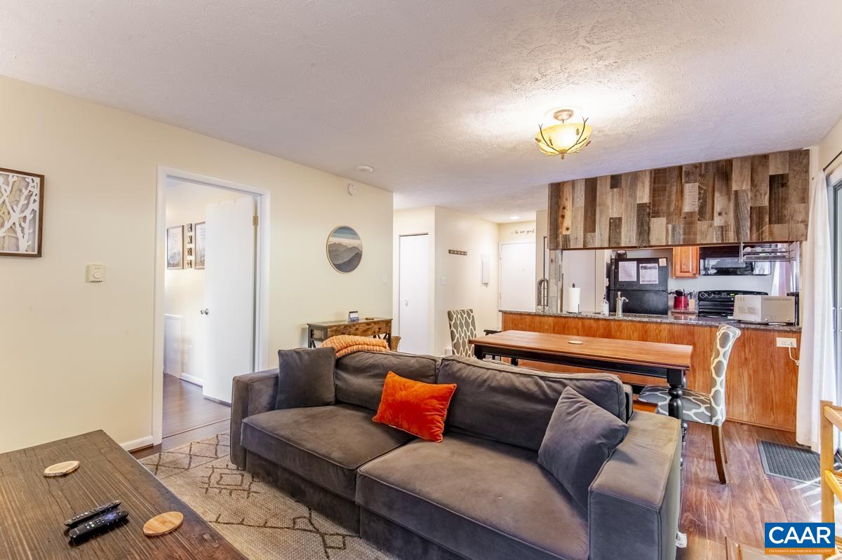 2211 TANNERS RIDGE CONDOS