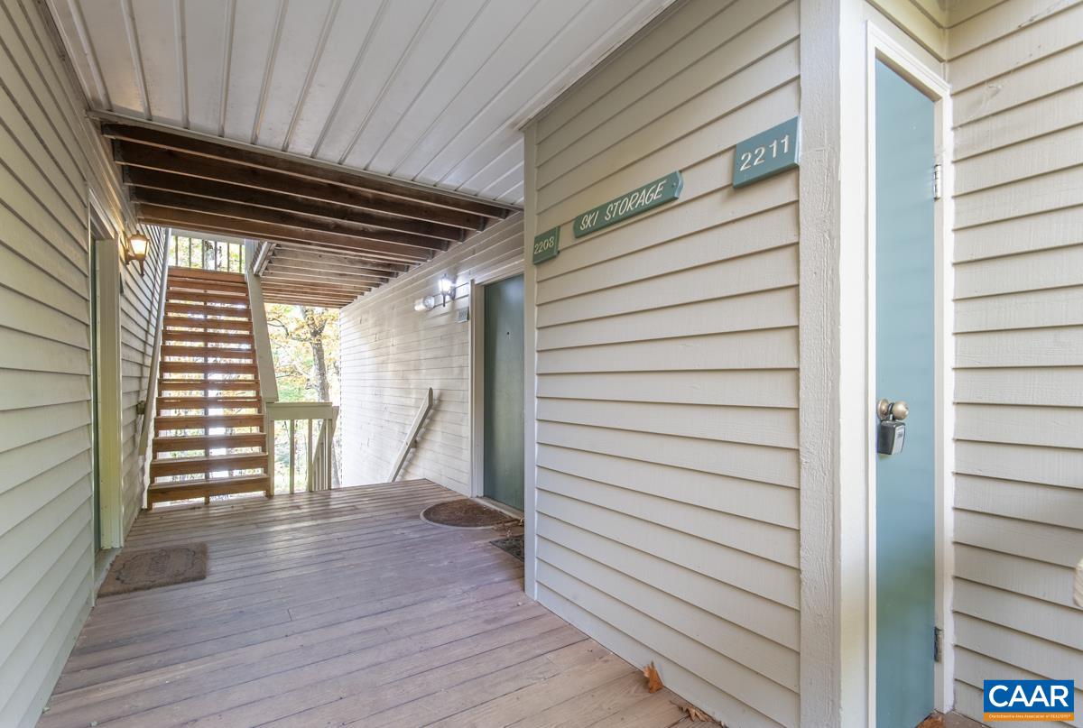 2211 TANNERS RIDGE CONDOS