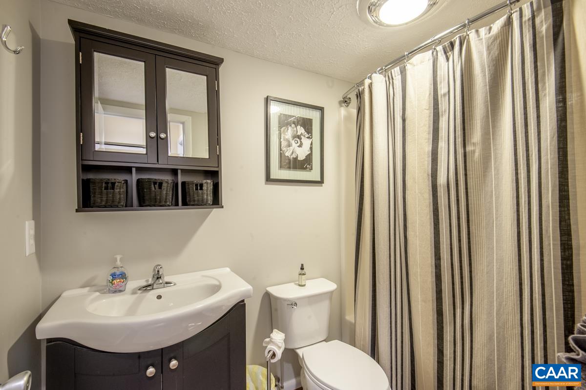 2211 TANNERS RIDGE CONDOS