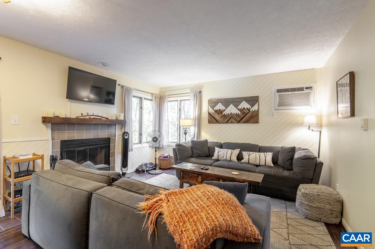 2211 TANNERS RIDGE CONDOS